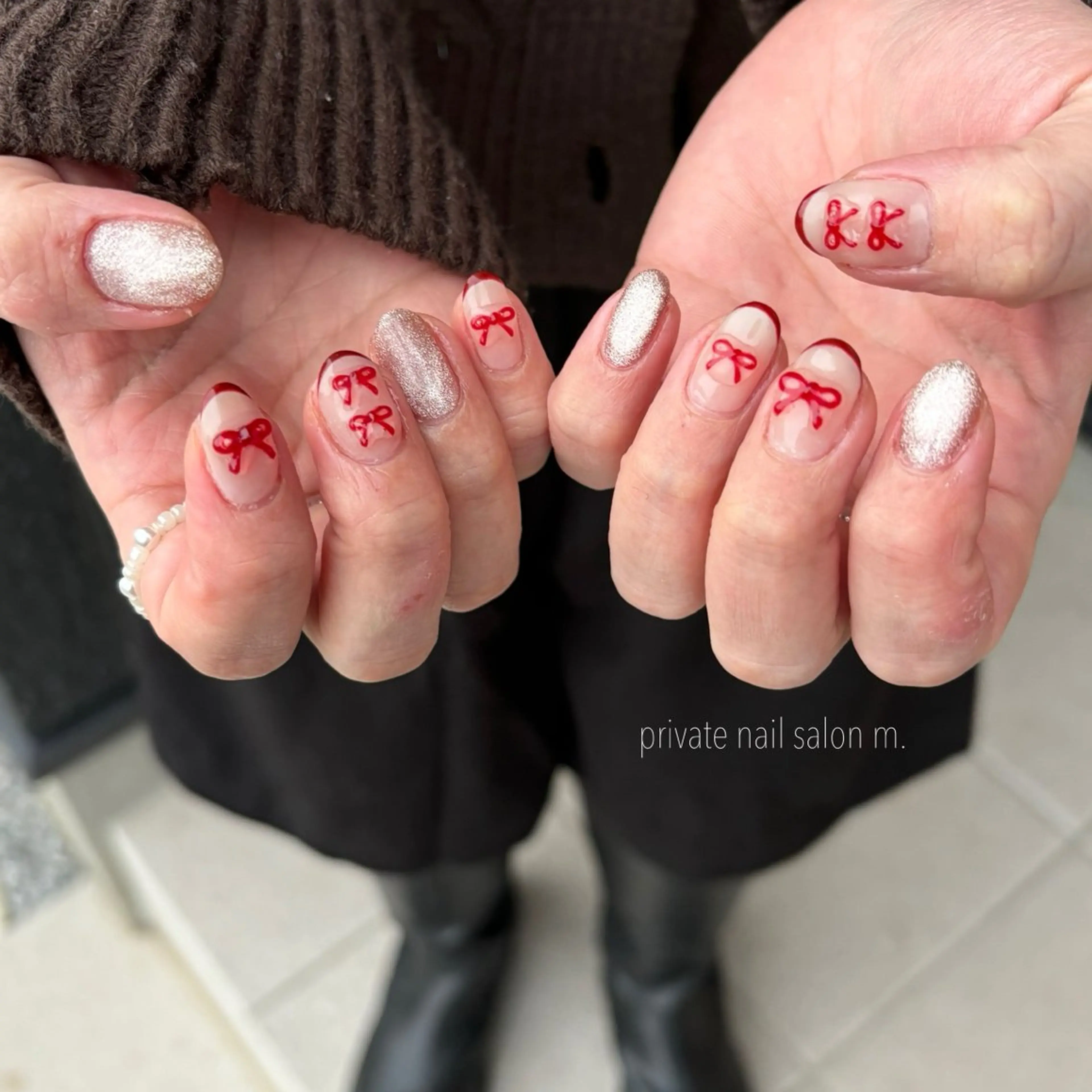 ネイル ボルドー フレンチネイル マグネットネイル 赤色 リボン nailsalon    m.所属・m. mayaのネイルデザイン