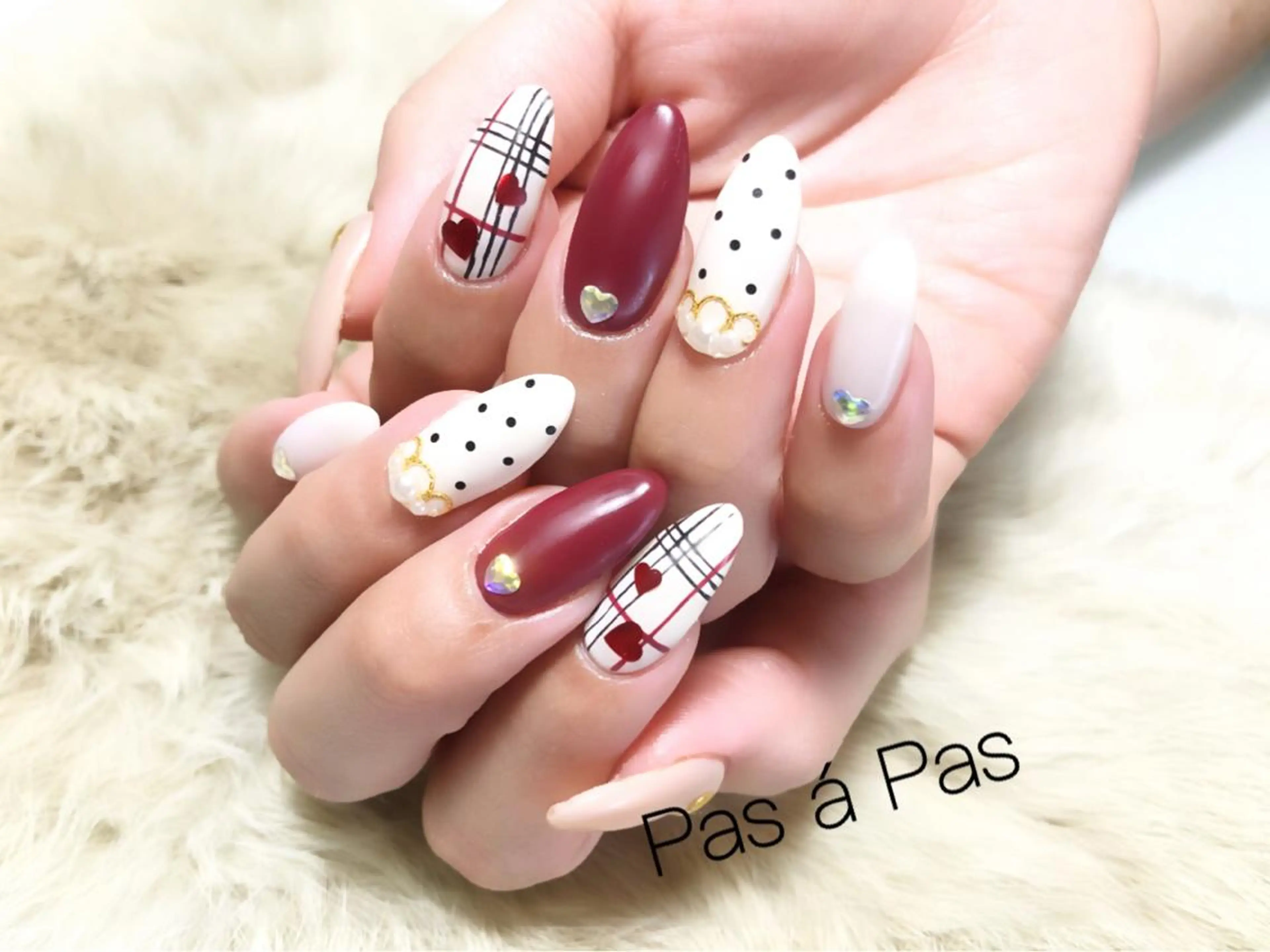 ネイル Yakko pas á pasのネイルデザイン