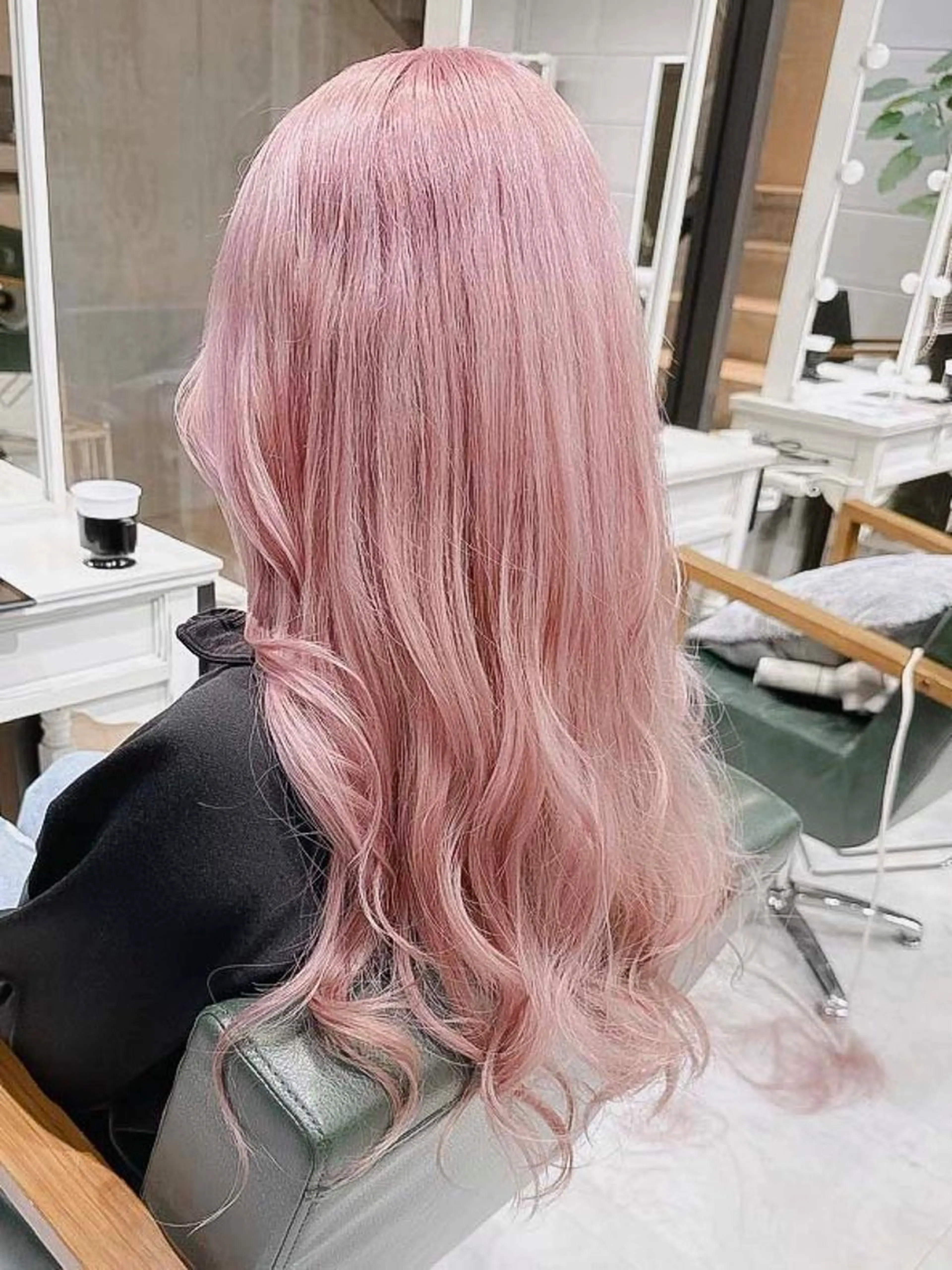 ロング カラー ヘアアレンジ ブリーチ ケアブリーチ 透明感カラー デザインカラー ハイトーンカラー 𝐑𝐈𝐍𝐊𝐀 🐷🖤のヘアスタイル