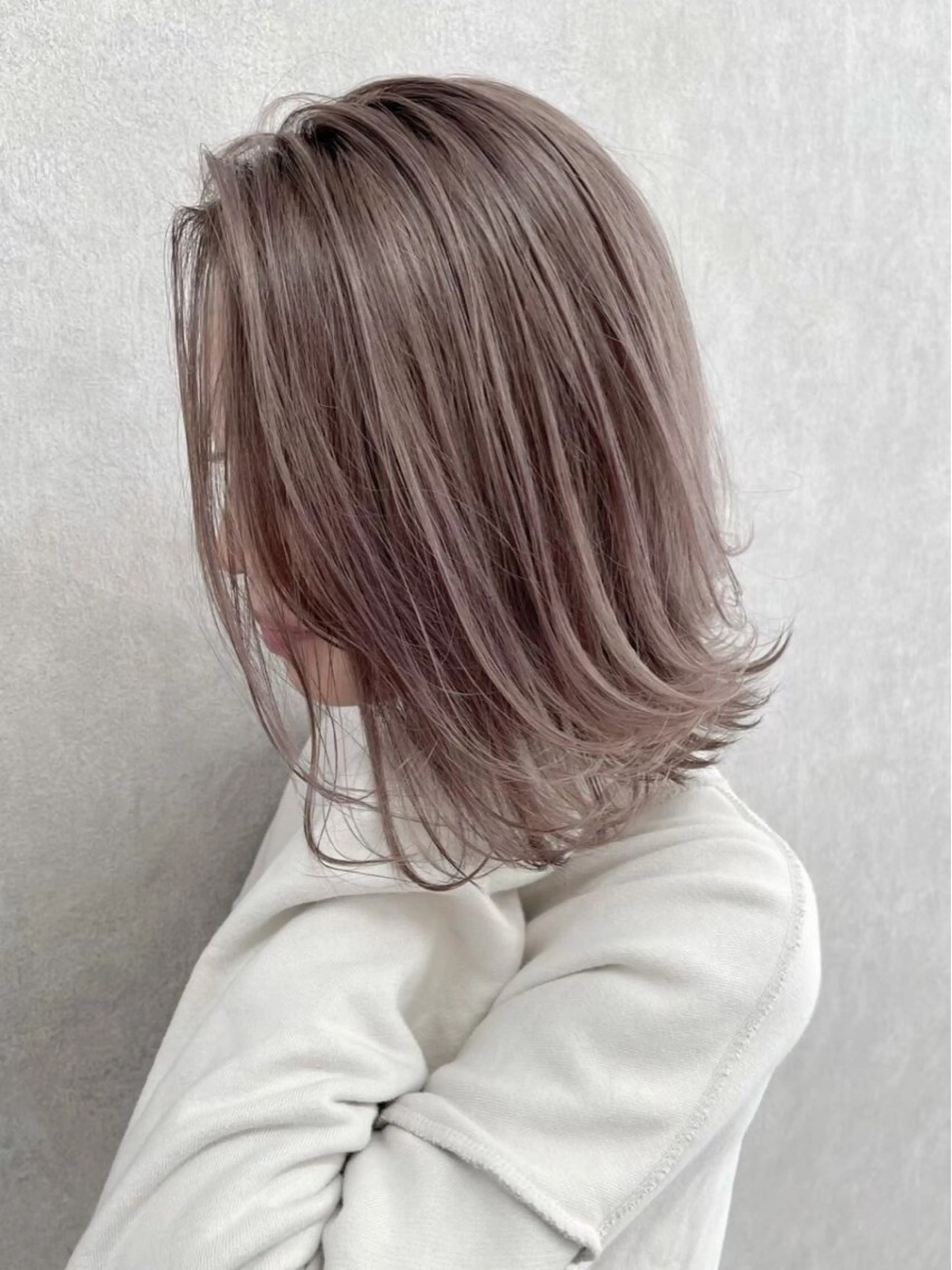 ミディアム Eir 高槻所属・デザイナーズサロン Eir高槻のヘアスタイル