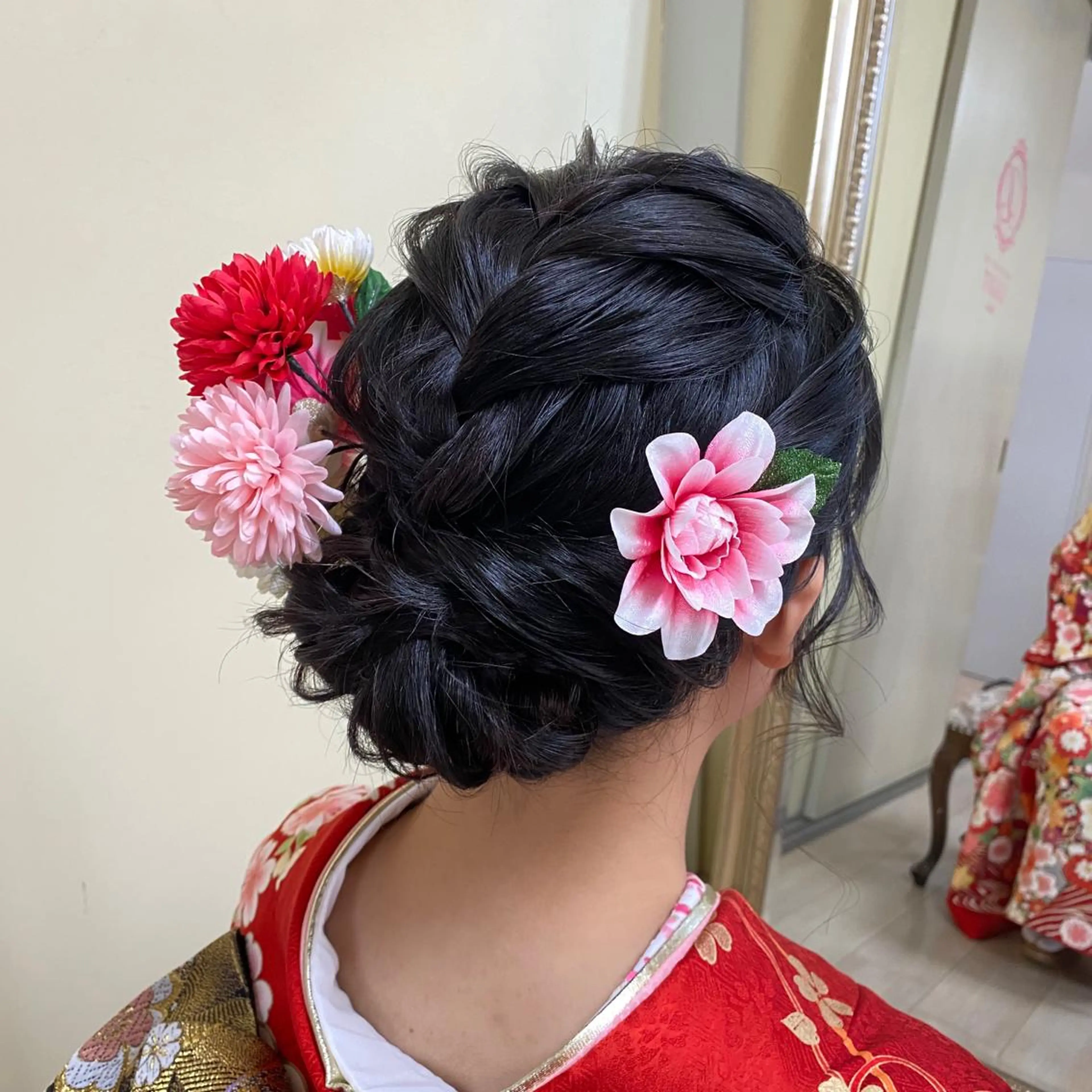 ロング ヘアアレンジ ライト写真場所属・タニモト ユイのヘアスタイル