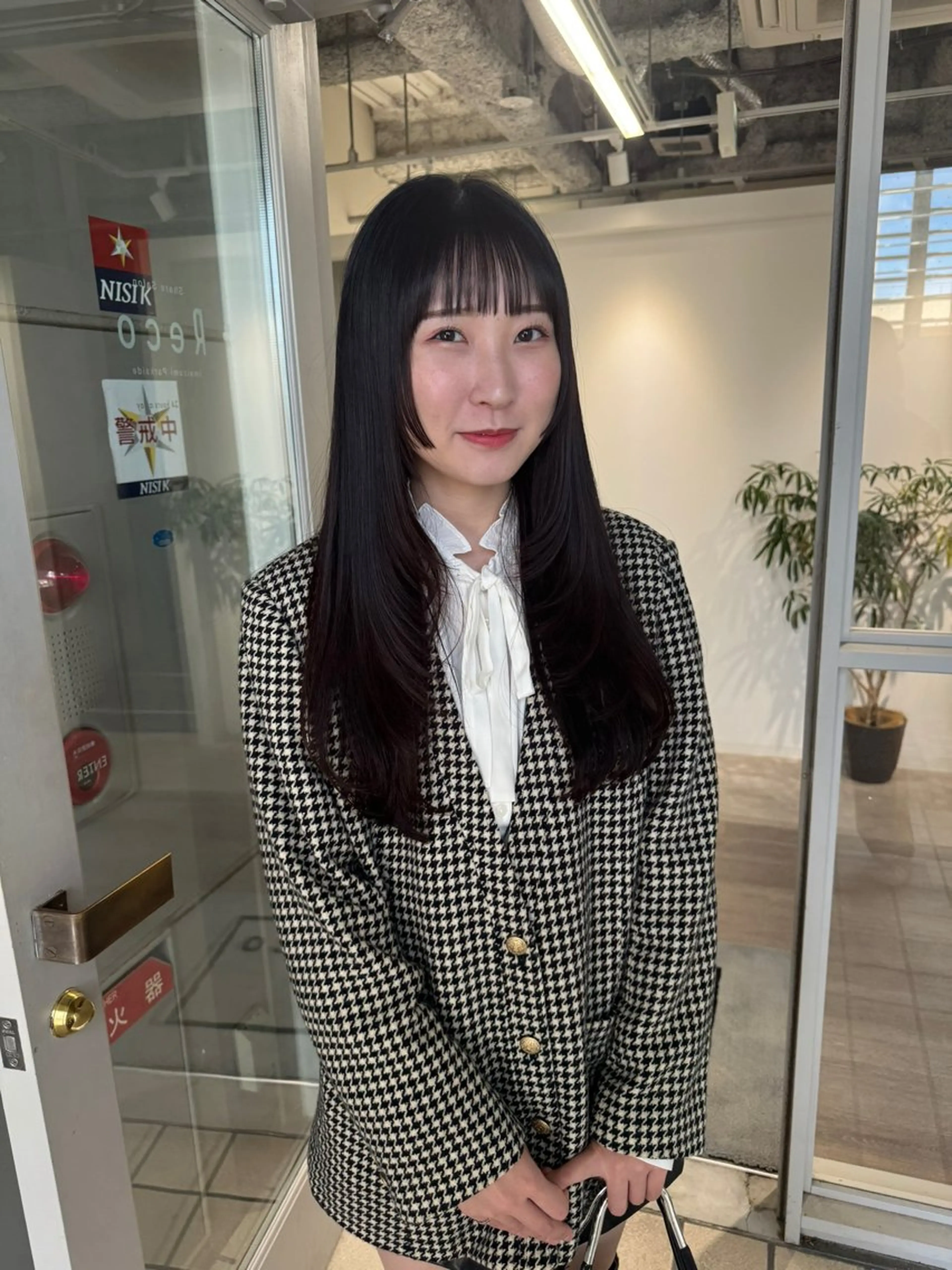 ロング カラー ヘアアレンジ ブリーチ ケアブリーチ デザインカラー ダブルカラー イヤリングカラー カット 縮毛矯正 umu.［韓国ヘア /レイヤーカット］のヘアスタイル