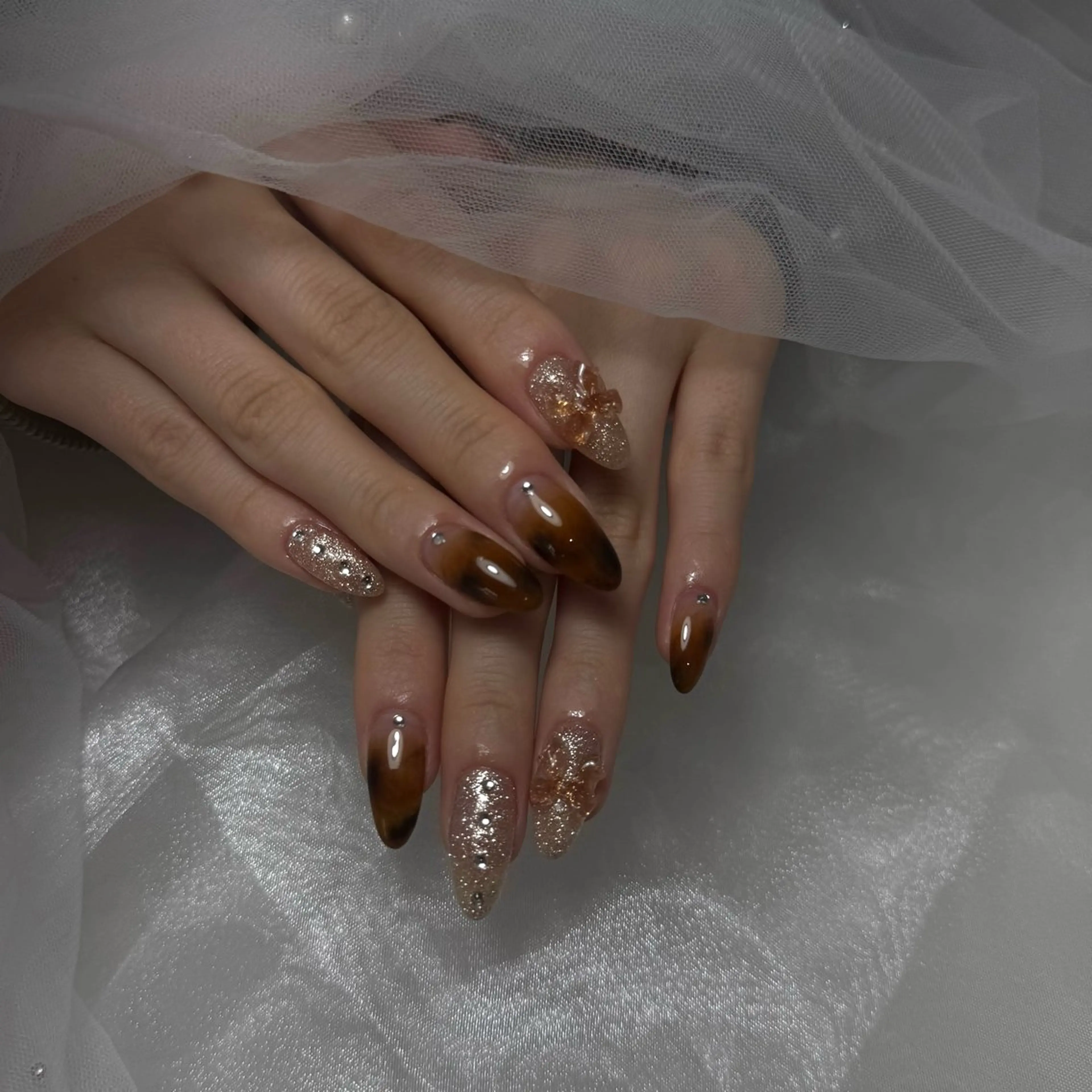 ネイル ジェルネイル パラジェル ハンドネイル フットネイル ハンドケア re. naのネイルデザイン