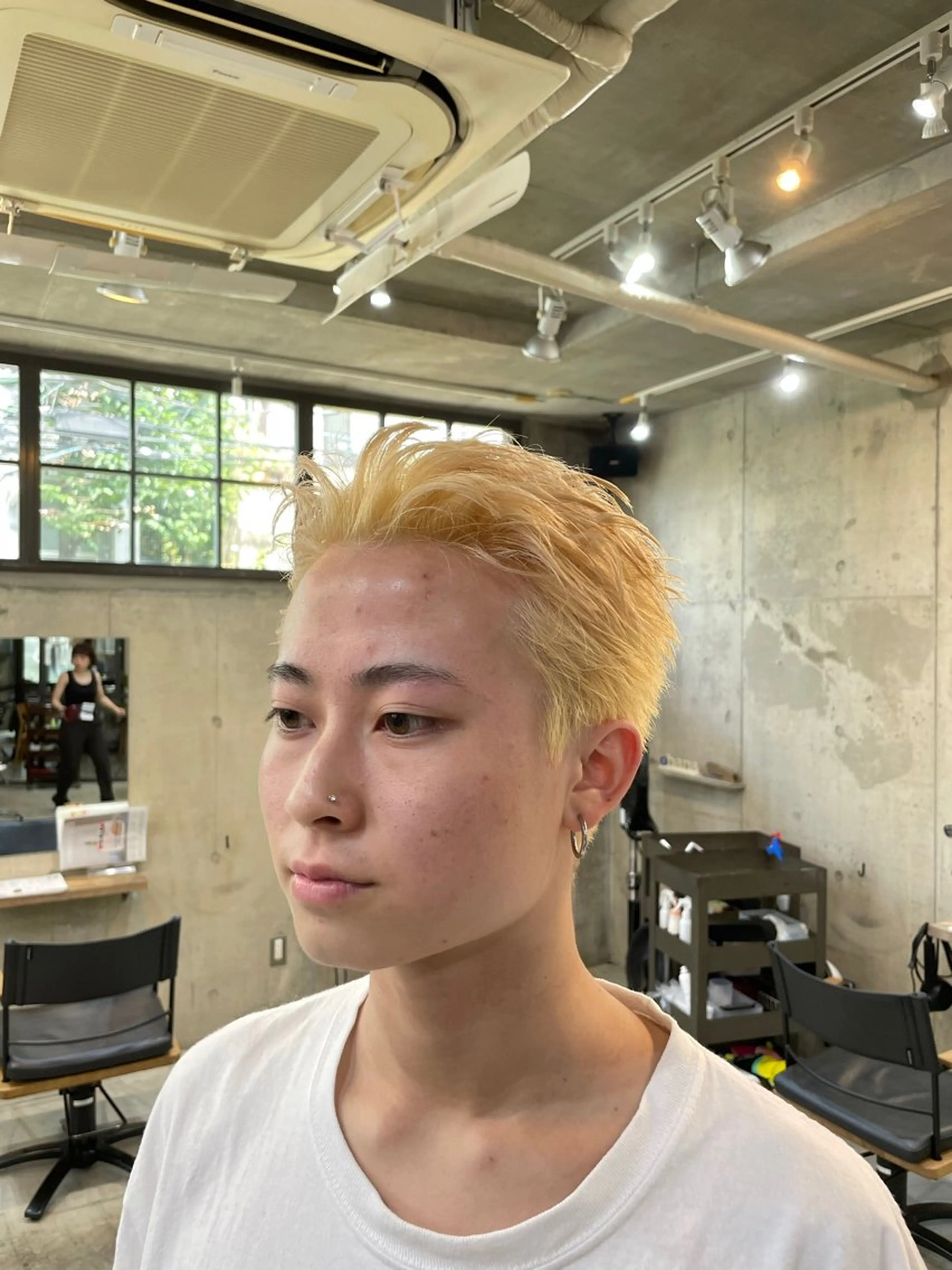ショート カラー 山中 束真のヘアスタイル