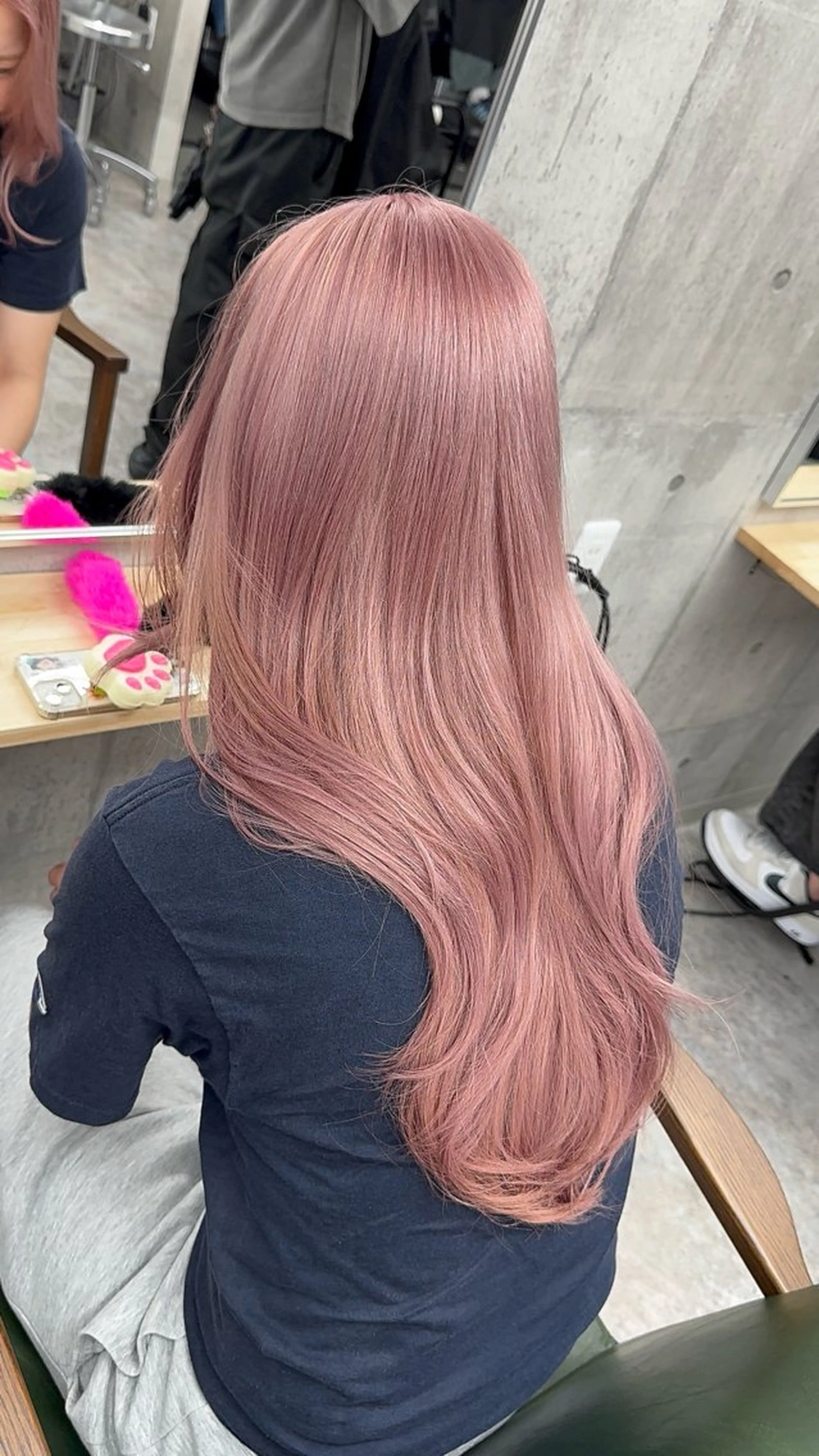 ロング ヘアカラー モニカ本店所属・矢吹 ケビン 栄ハイトーンのヘアスタイル