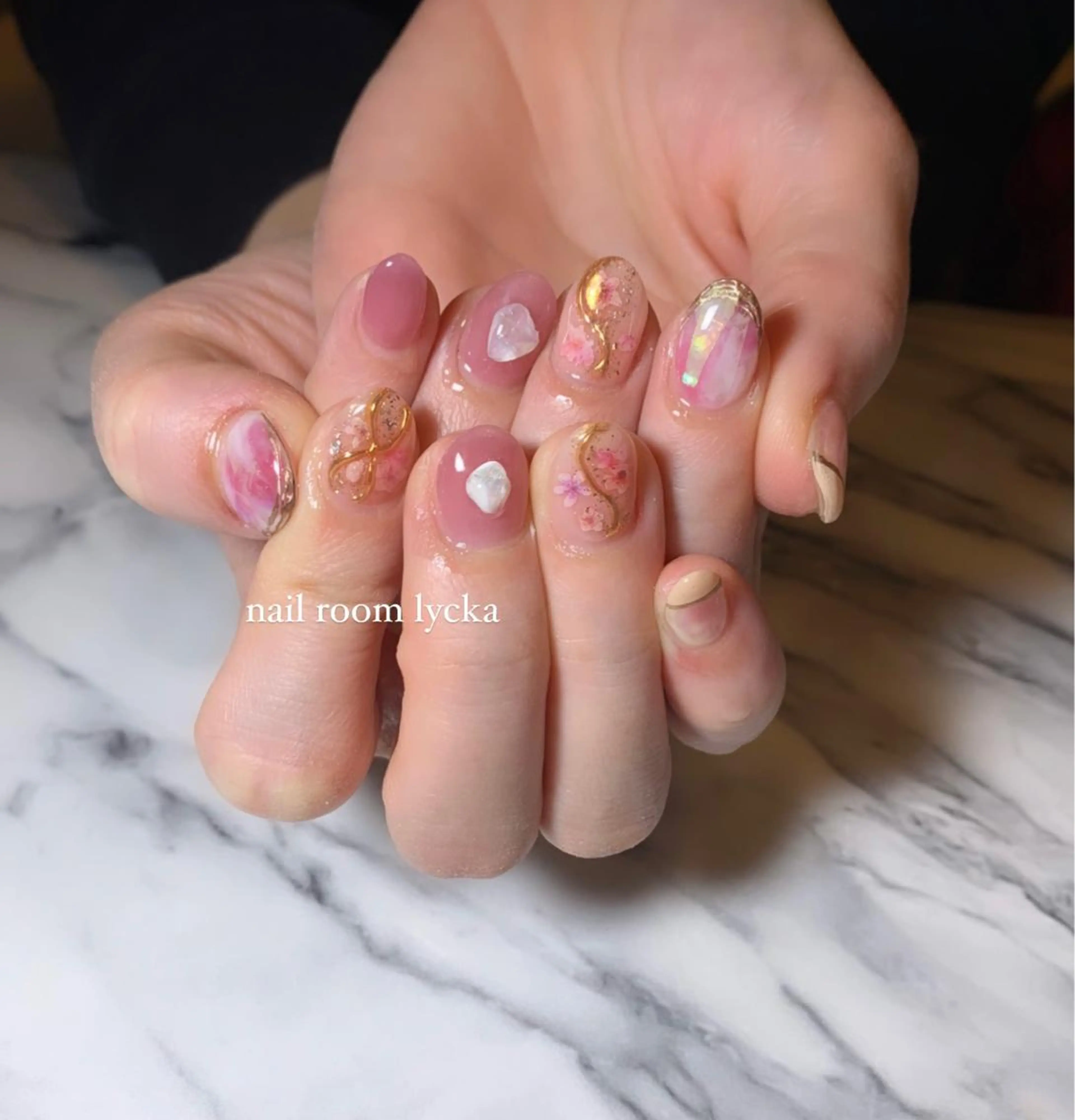 ネイル ﾈｲﾙﾙｰﾑﾘｯｶ 𝐦𝐚𝐲𝐮のネイルデザイン