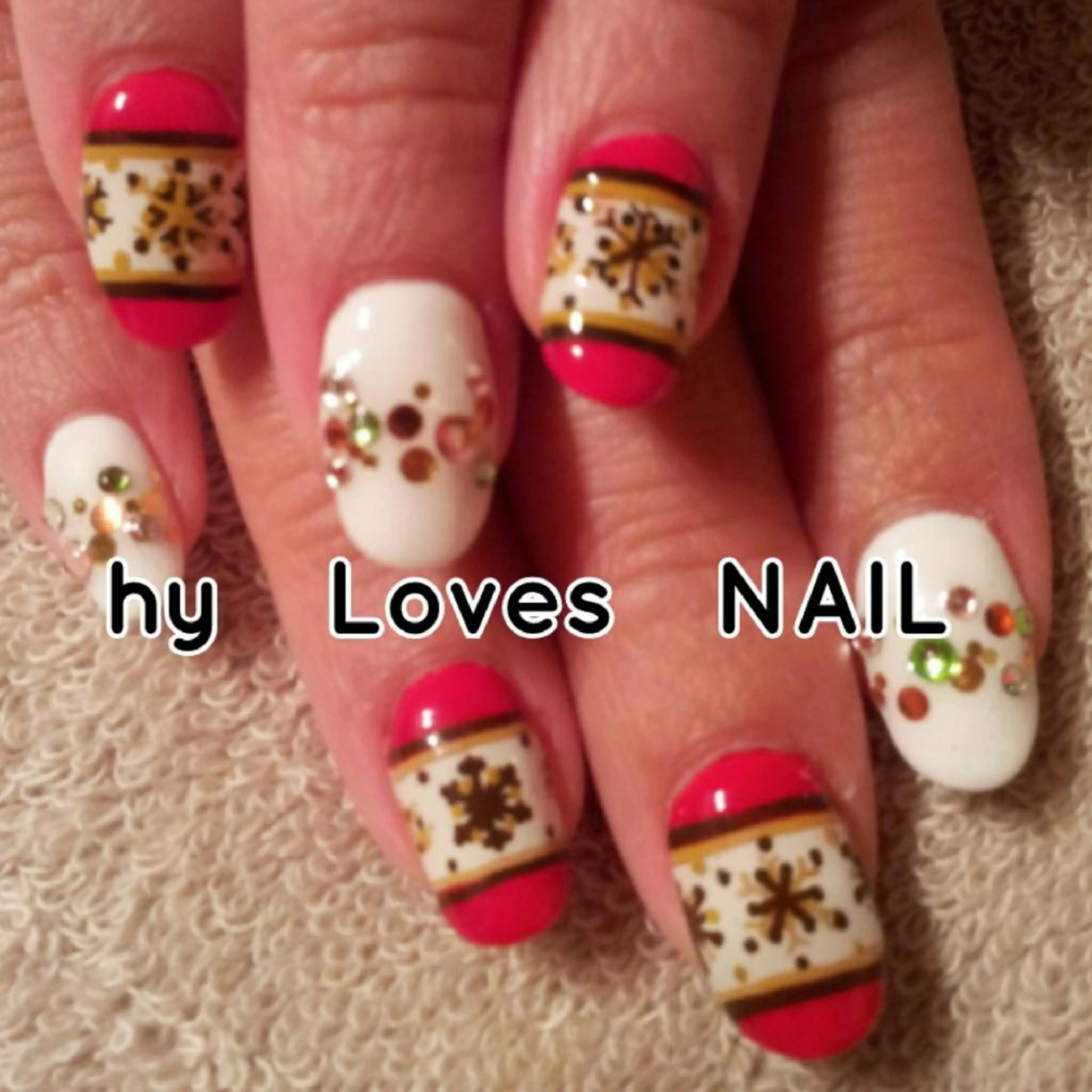 ネイル ジェルネイル ホログラムネイル ショートネイル ストーンネイル 冬ネイル ハンドネイル よしだ ひろきのネイルデザイン