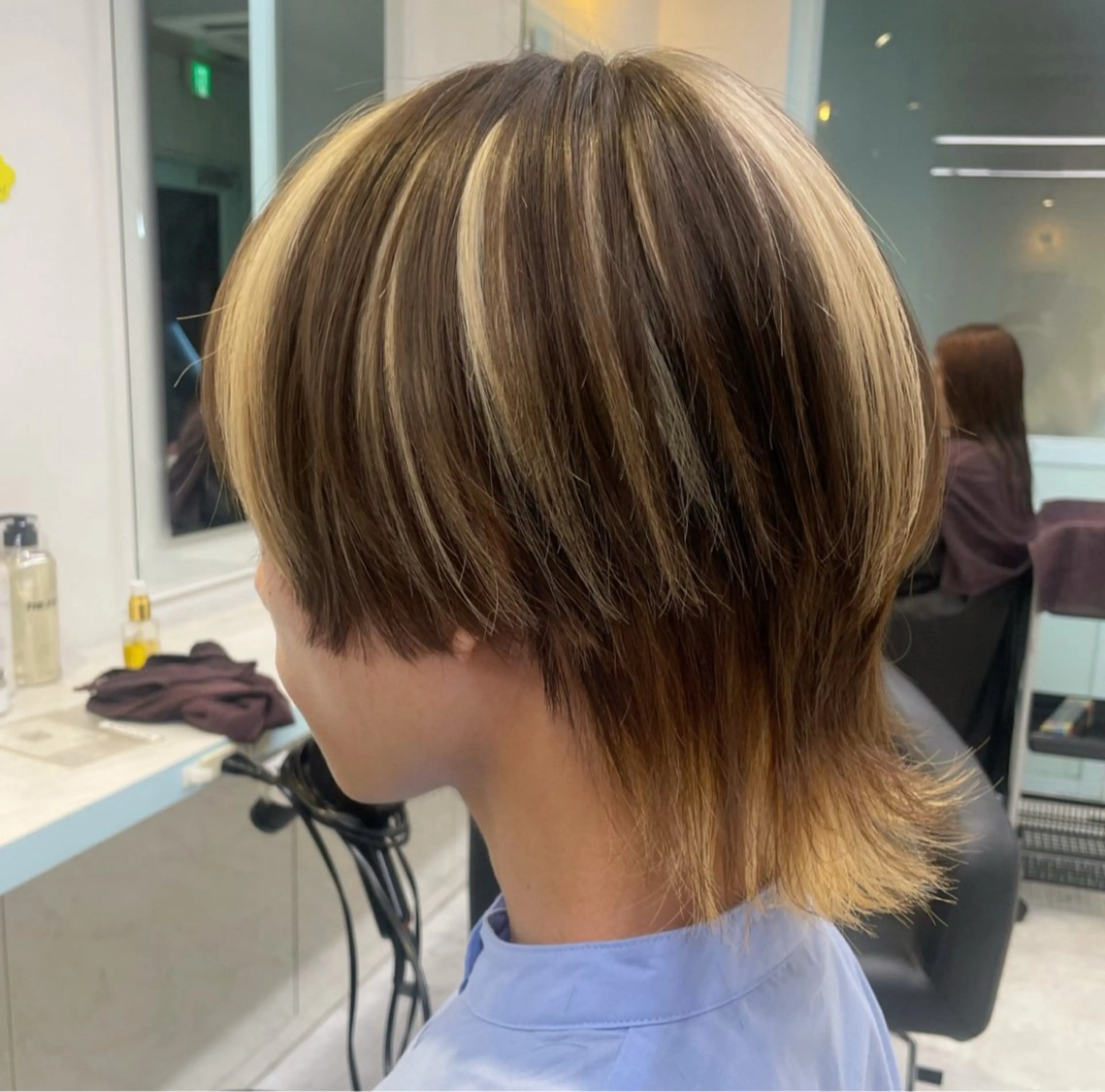 ショート カラー カット ヘアカラー 🩵透明感カラー× 縮毛ボブ🩵ヒナノのヘアスタイル