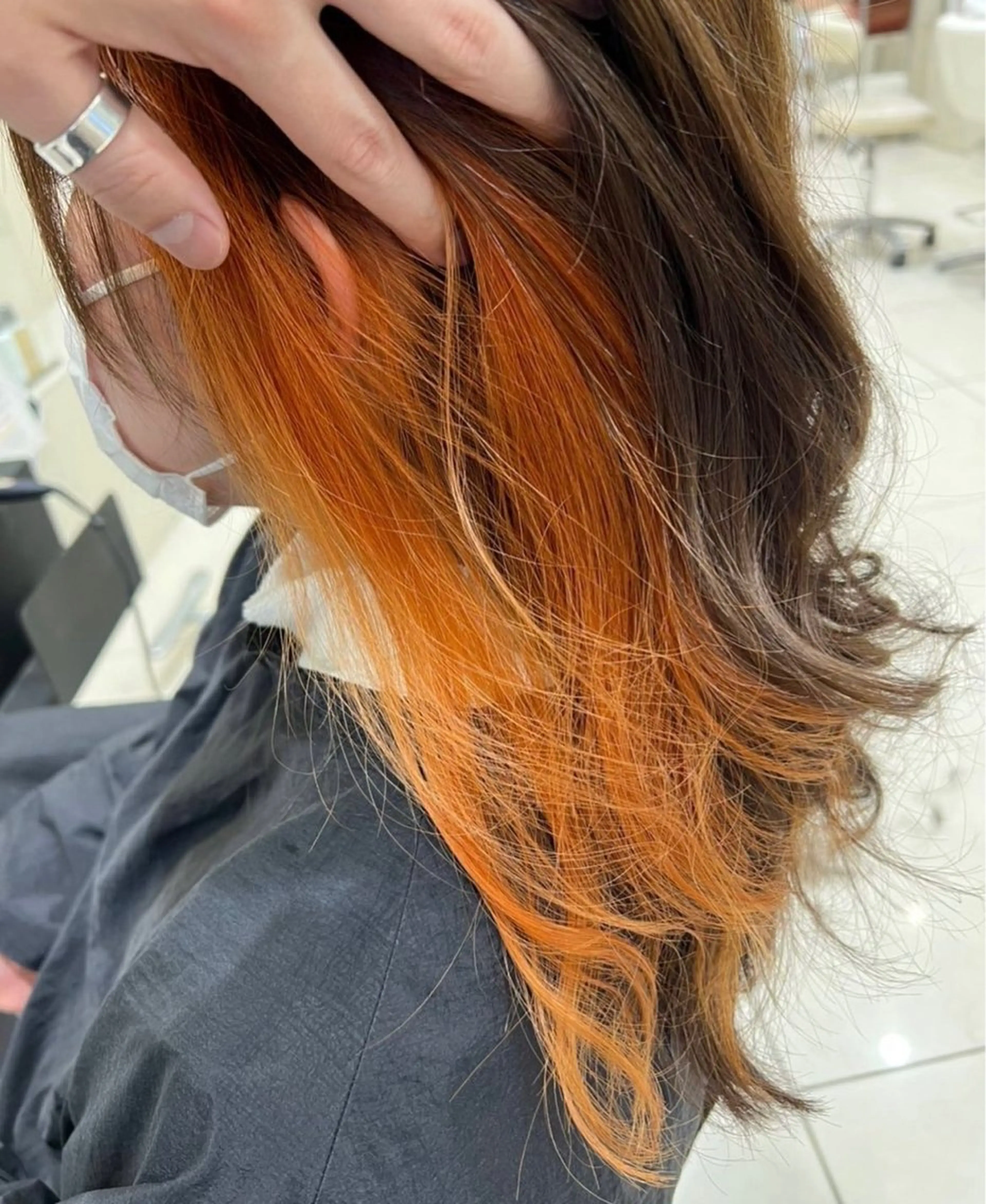 カラー インナーカラー オレンジ 林 美月のヘアスタイル