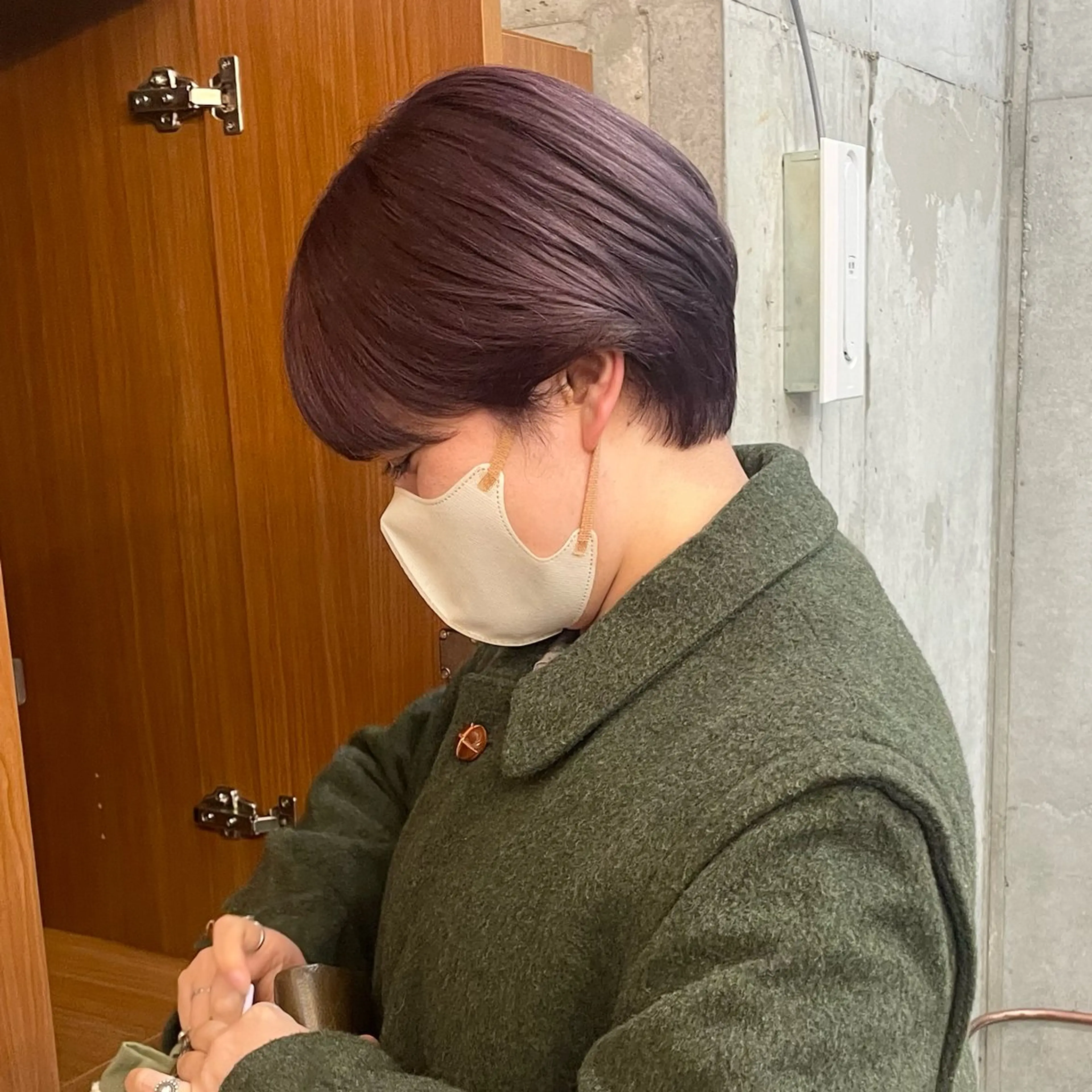 ショート パープルカラー ヘアカラー カリン/ カット・ブリーチのヘアスタイル