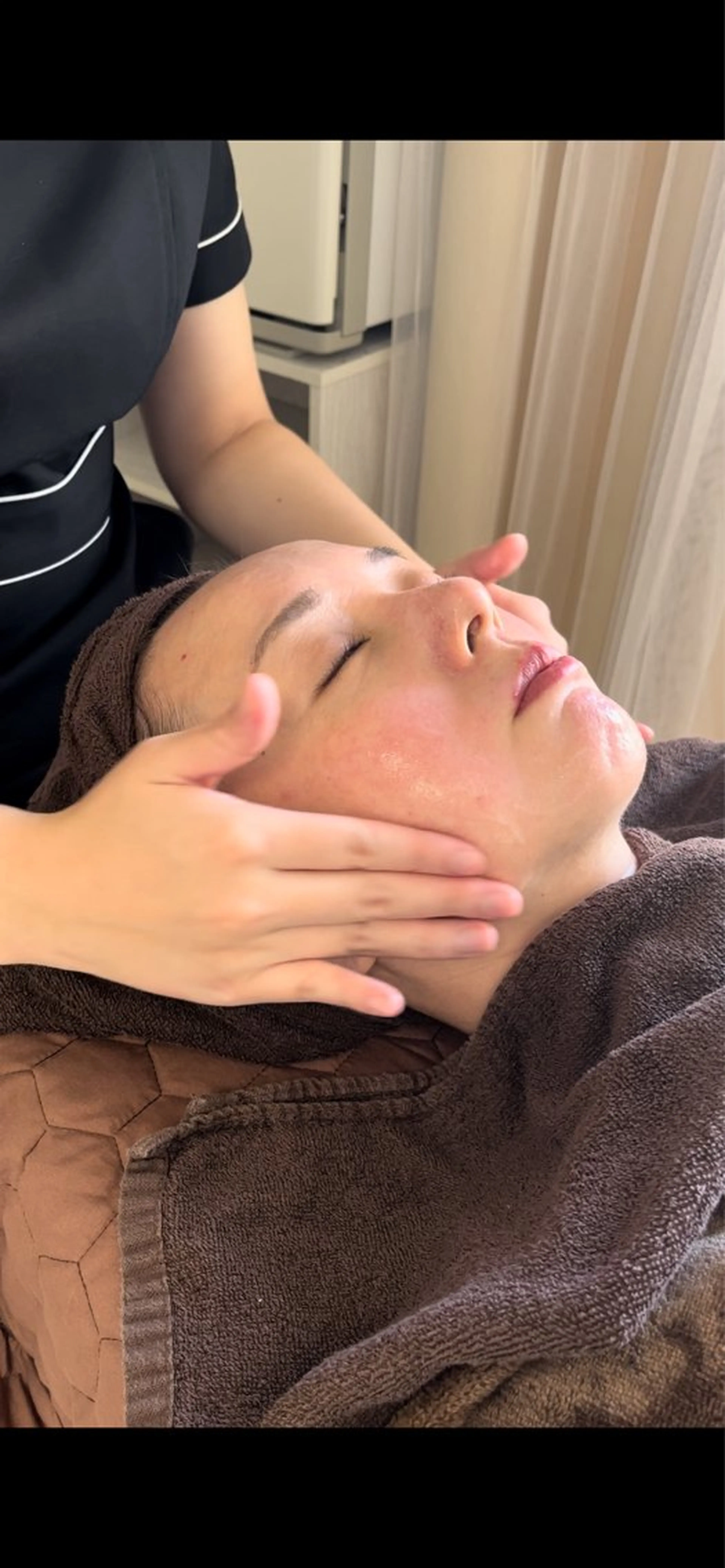 【25歳以下】の方限定💗お口と小顔フェイシャルエステ👩🏻‍⚕️【小顔/毛穴/ほうれい線/しわ/くすみ】にオススメ！の写真