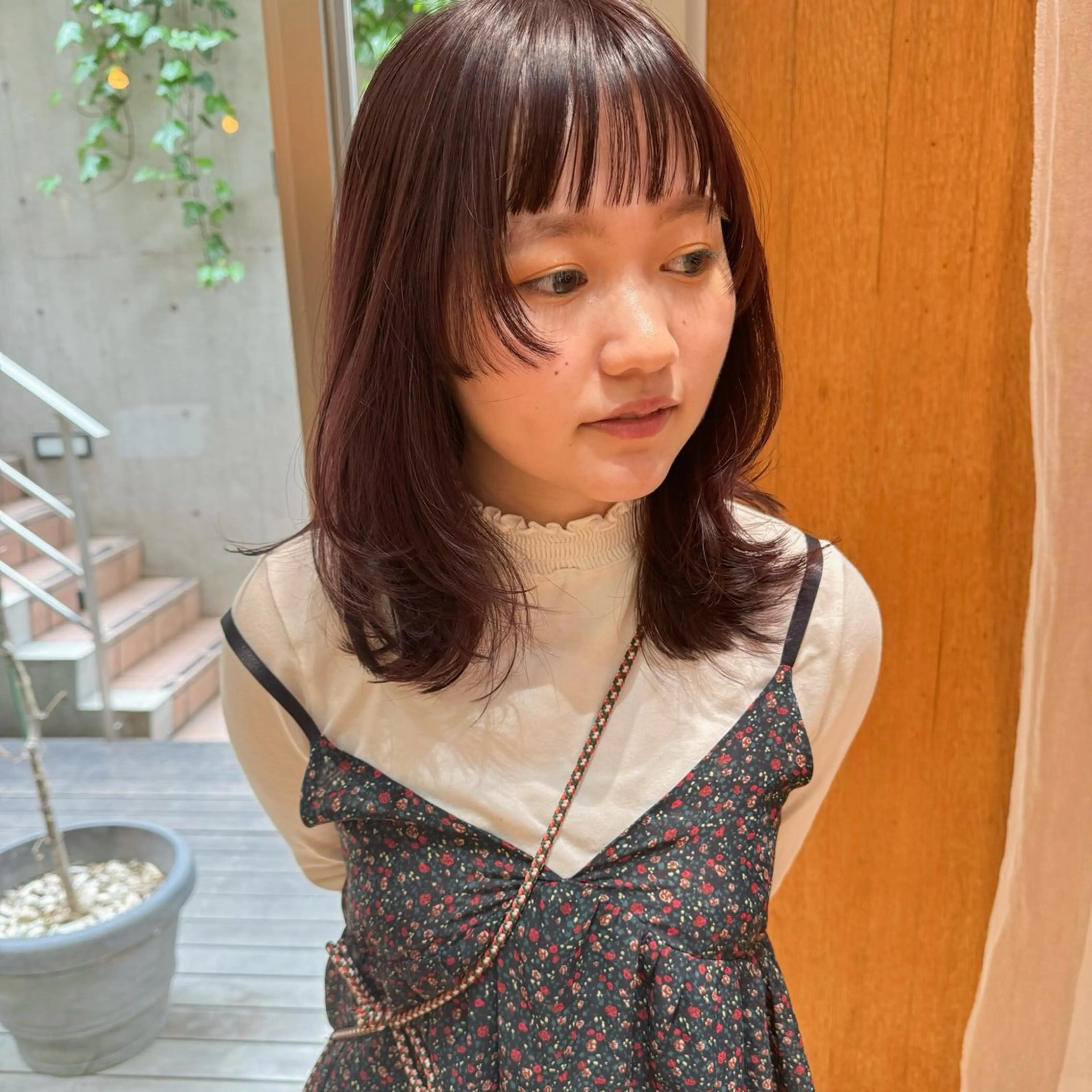 ミディアム カラー カット ヘアカラー 大橋 芽衣のヘアスタイル