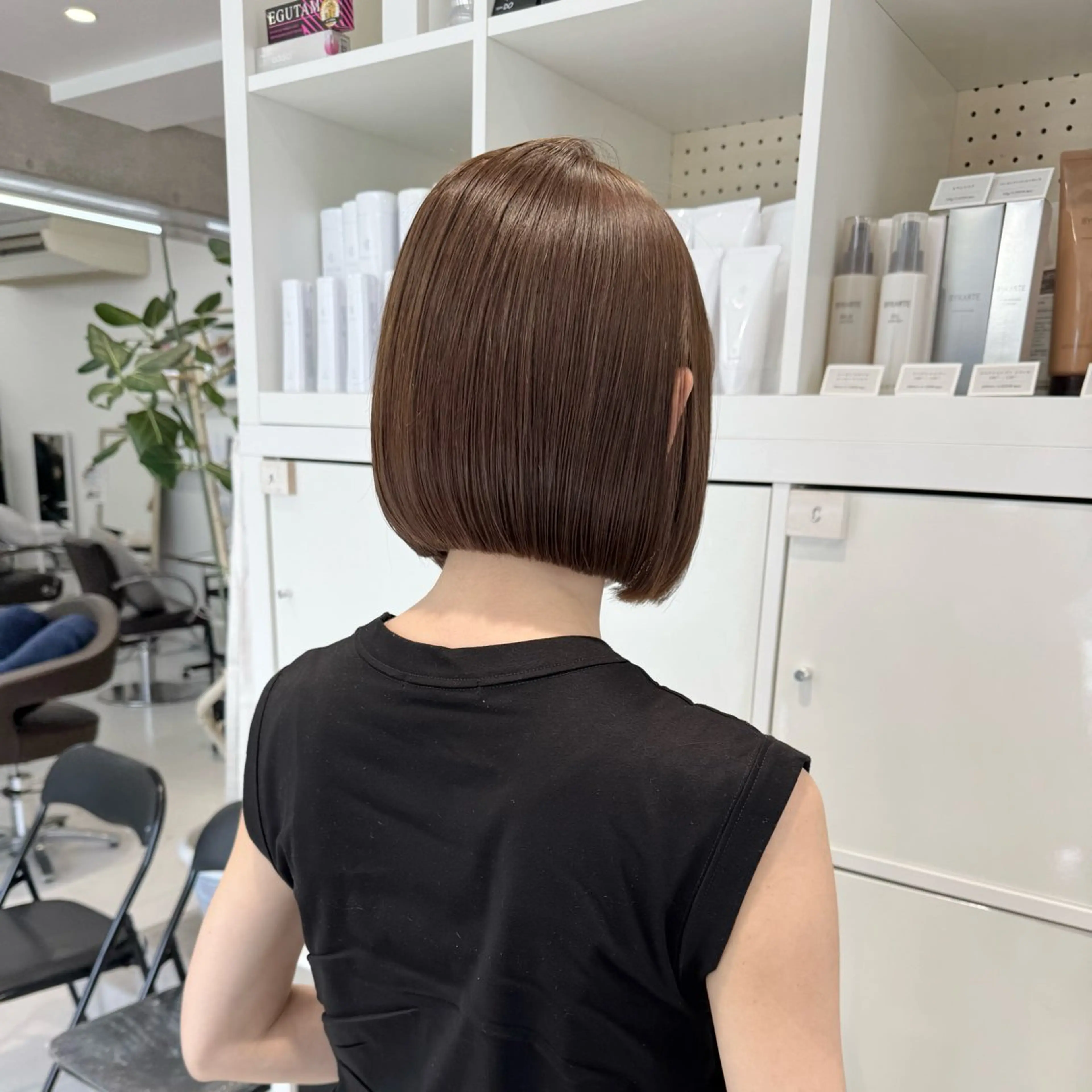 ミディアム カット ヘアカラー トリートメント 会田有紀 /切りっぱなしボブのヘアスタイル