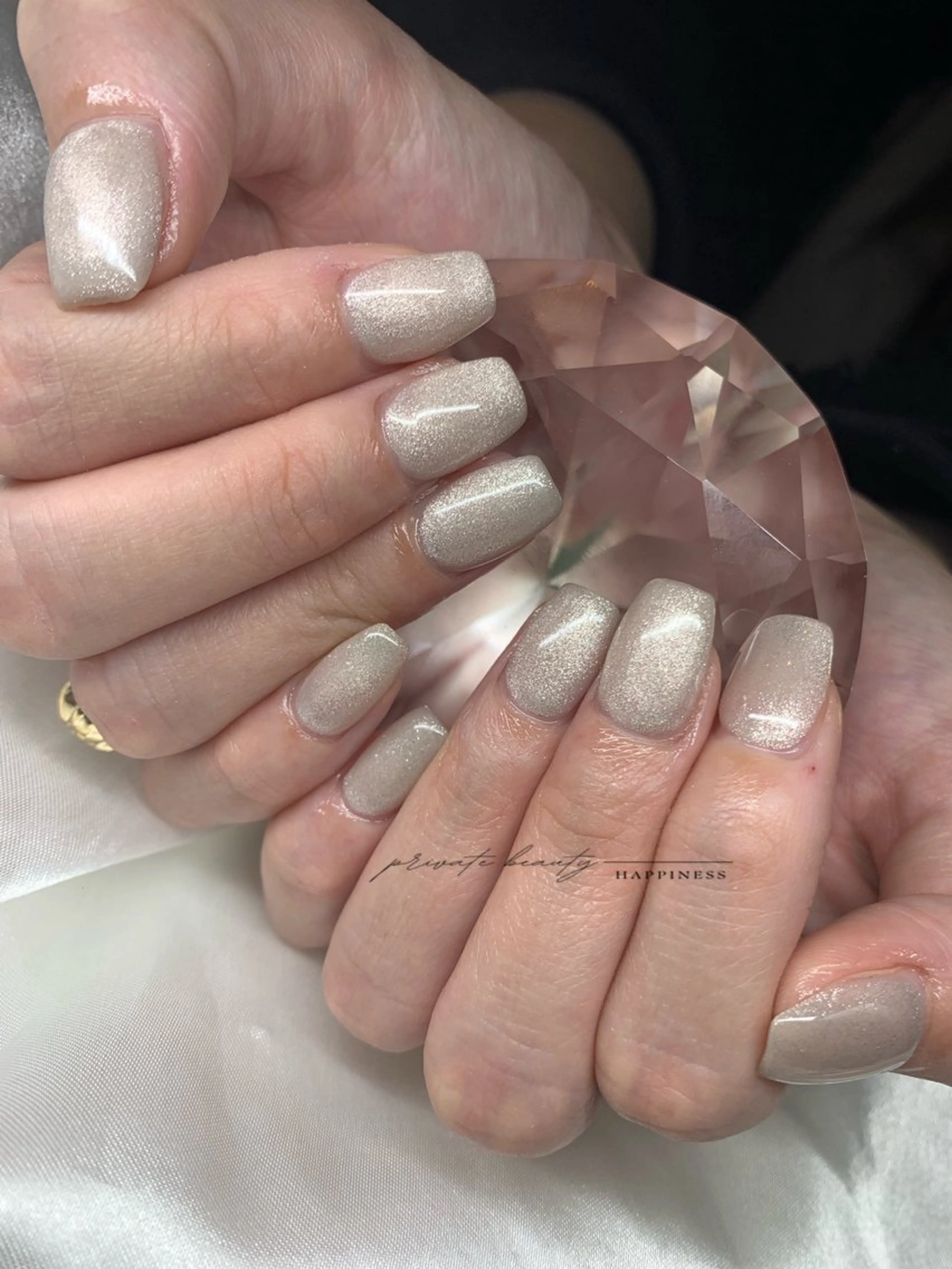 ネイル ラメ(グリッター) マグネットネイル 赤色 スカルプネイル ショートネイル happiness nailのネイルデザイン