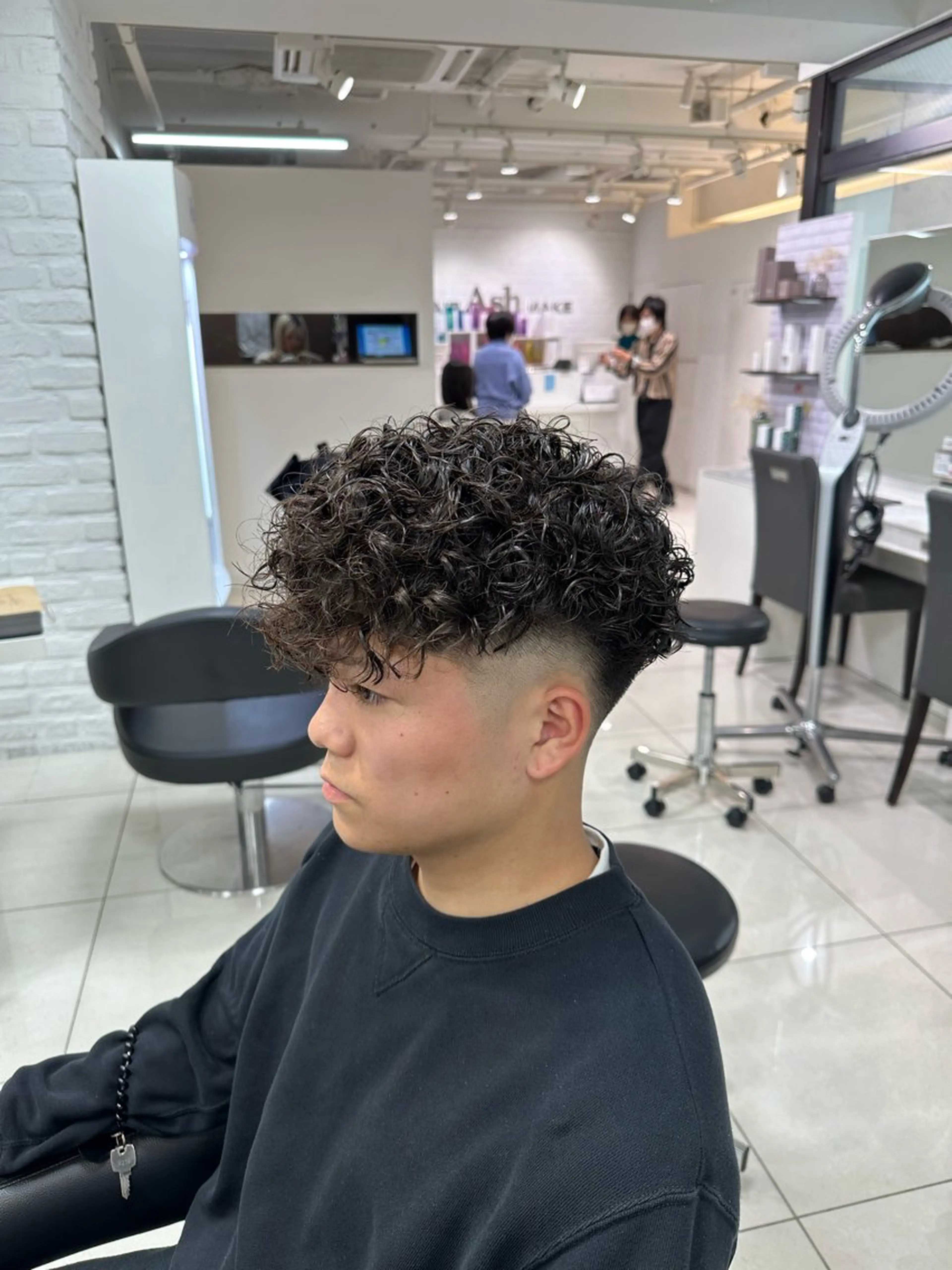 ショート パーマ メンズ スペインカール カット パーマ トリートメント フェザーパーマ職人 🪶ryosukeのヘアスタイル