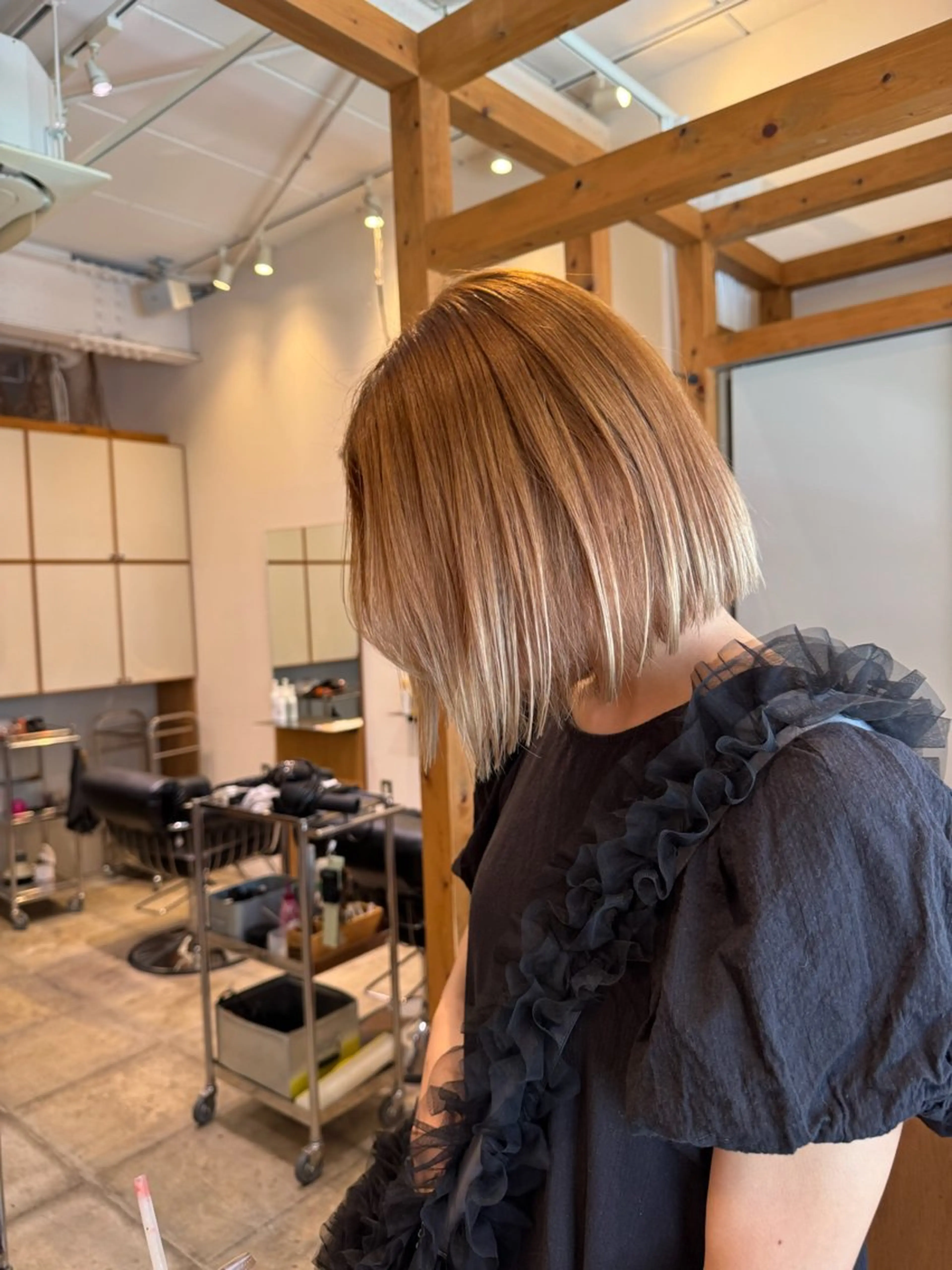 ショート カラー ブリーチ カット ヘアカラー トリートメント ENIF　大島 芽生のヘアスタイル