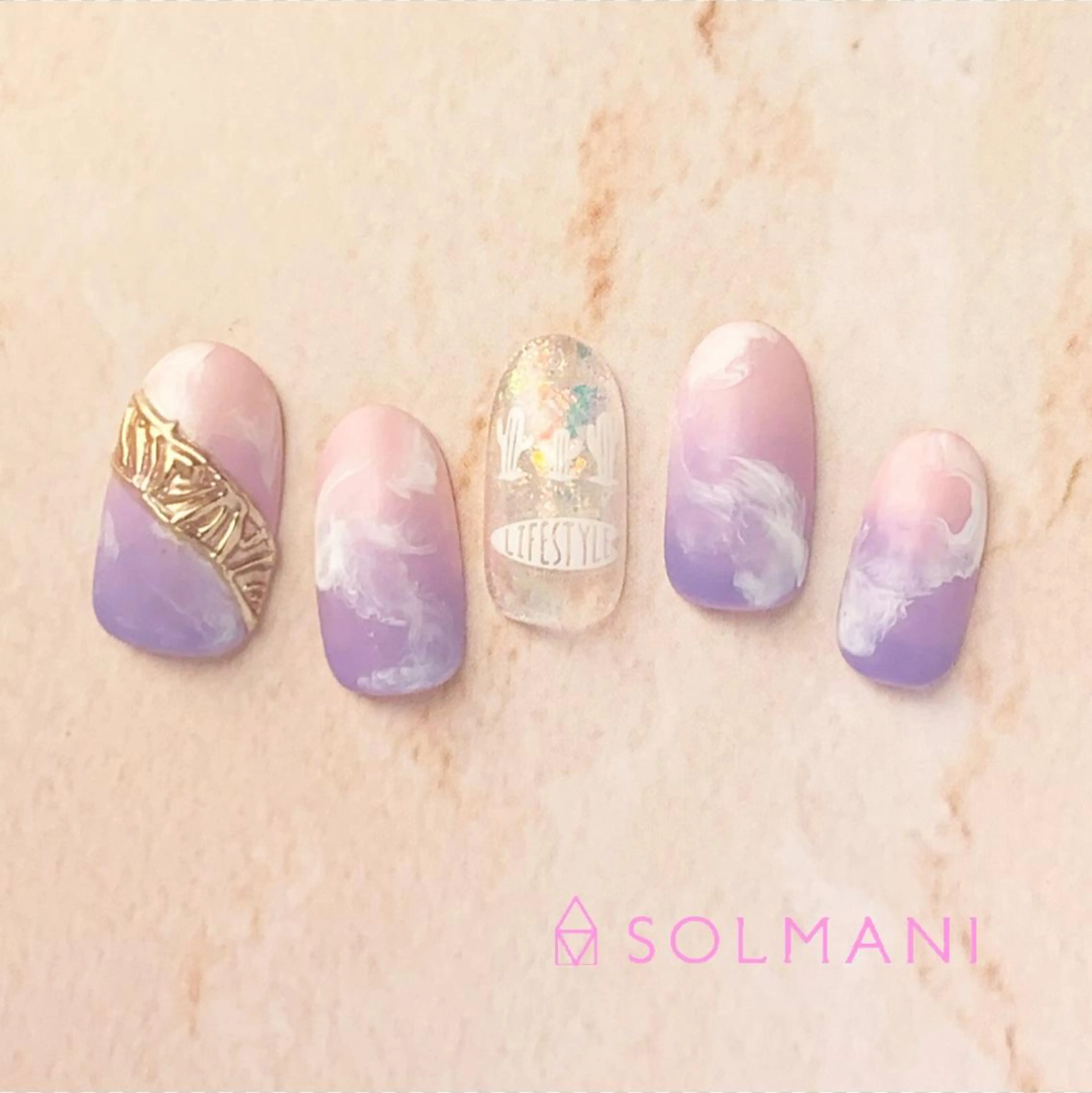 ネイル ニュアンスネイル SOLMANI 予約担当のネイルデザイン