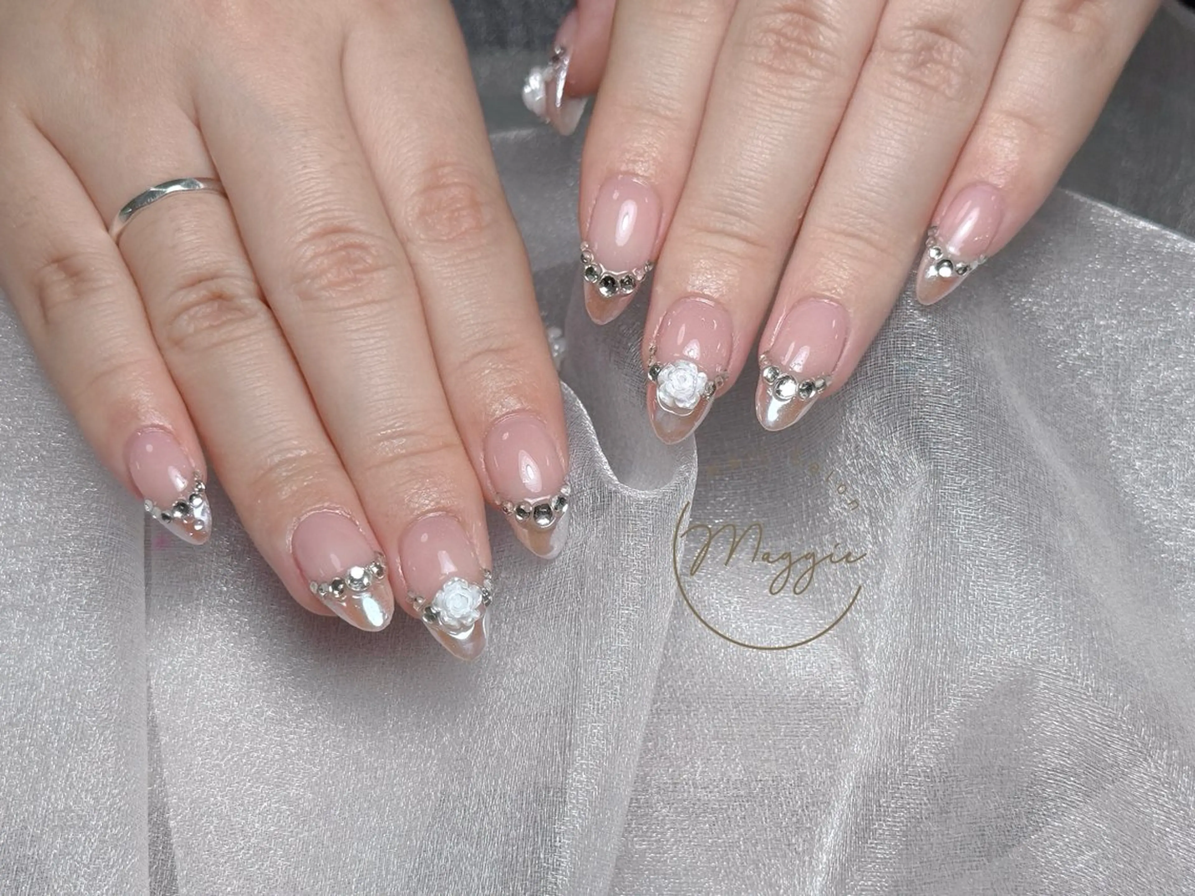 ネイル Maggie Nail🦩のネイルデザイン