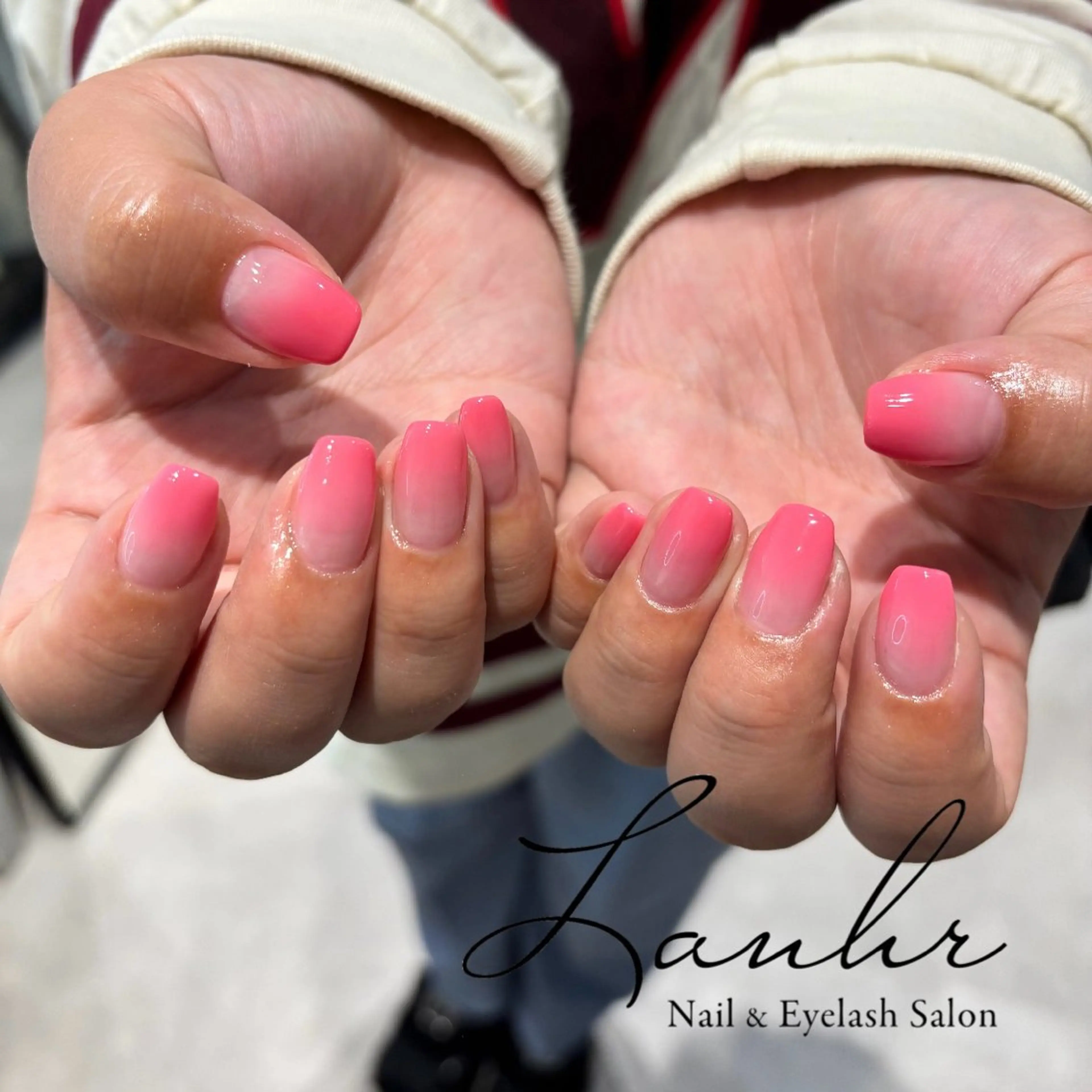 💞カラーグラデーション💞【初回オフ無料•長さ出し無し】の写真