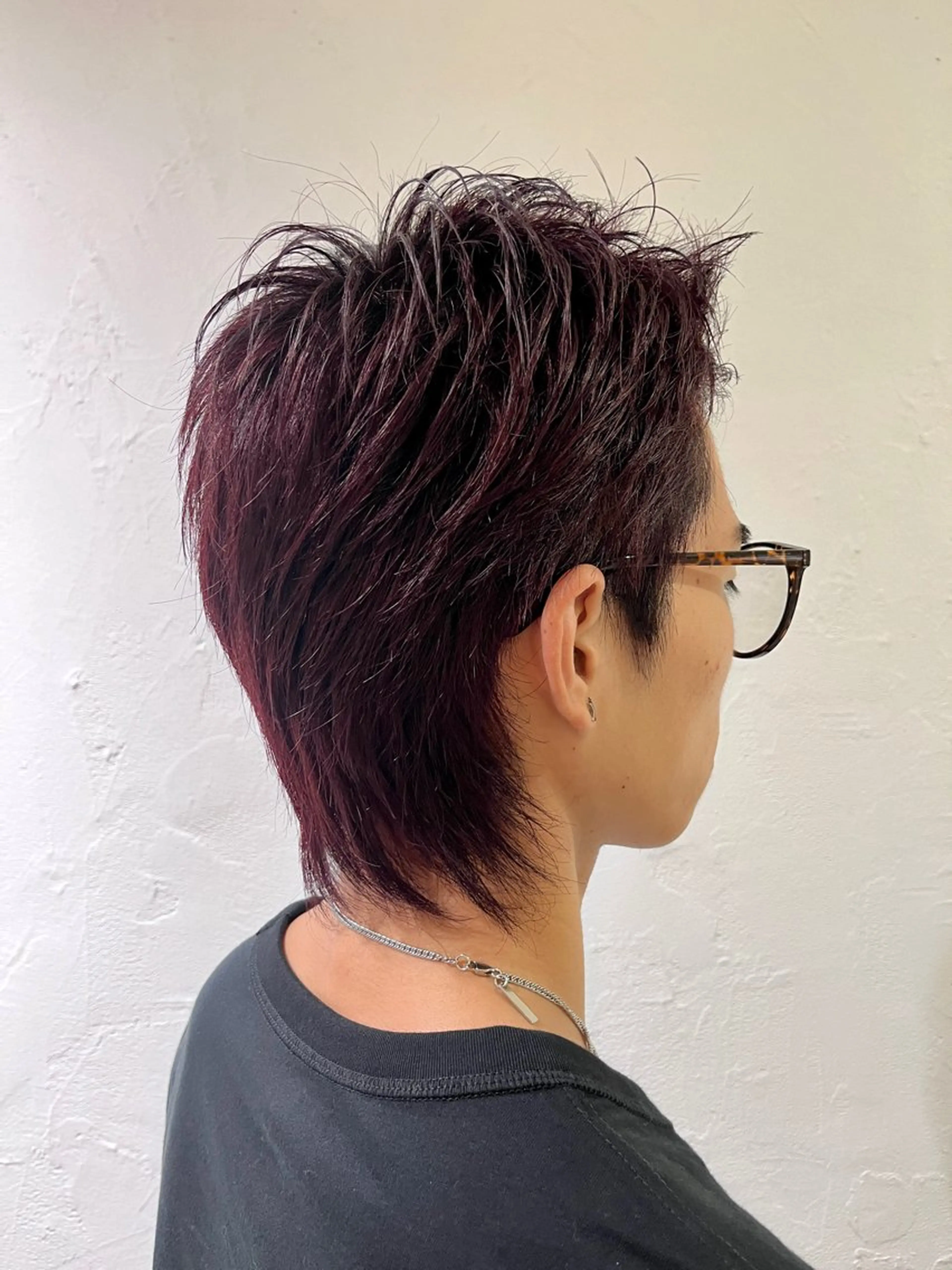 ショート カラー メンズ メンズウルフカット ボルドーカラー ウルフカット カット ヘアカラー トリートメント 美容室stadium所属・美容室stadium 横田ジュンコのヘアスタイル