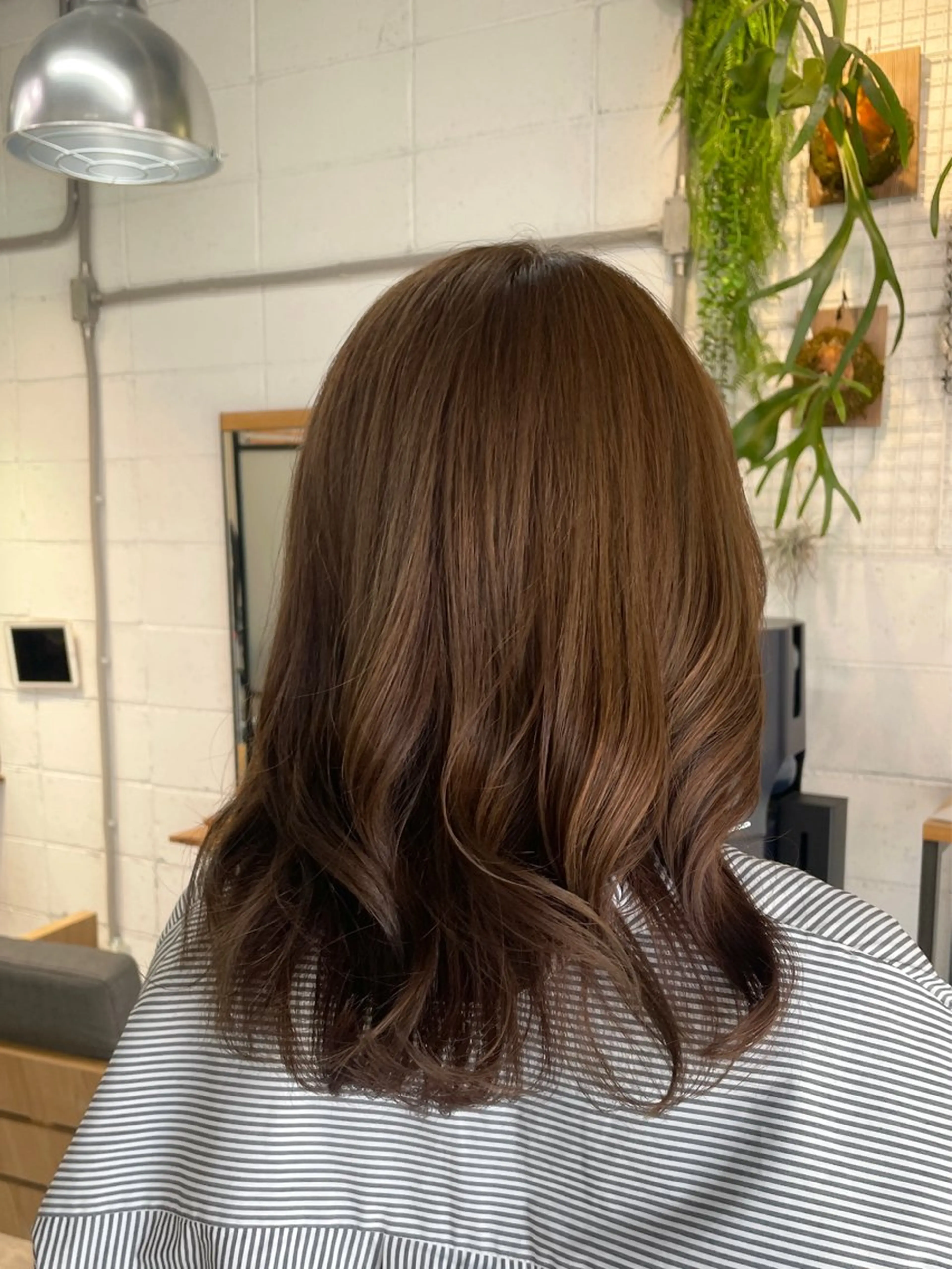 カラー ベージュカラー 見奈美 凜のヘアスタイル