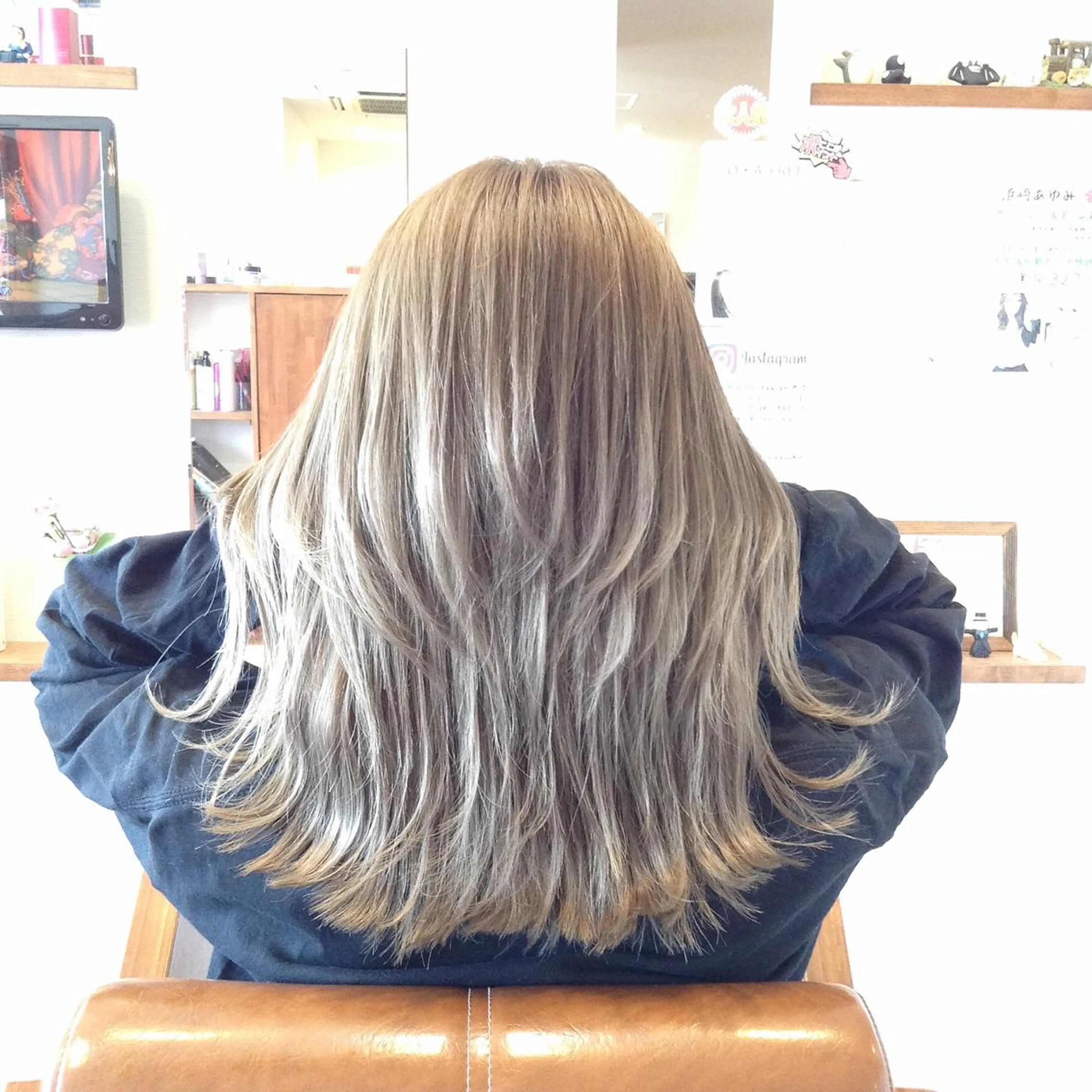 ミディアム カラー アディクシーカラー ダブルカラー ハイライトカラー イルミナカラー 3Dハイライト カット ヘアカラー トリートメント 辨天 勇介のヘアスタイル