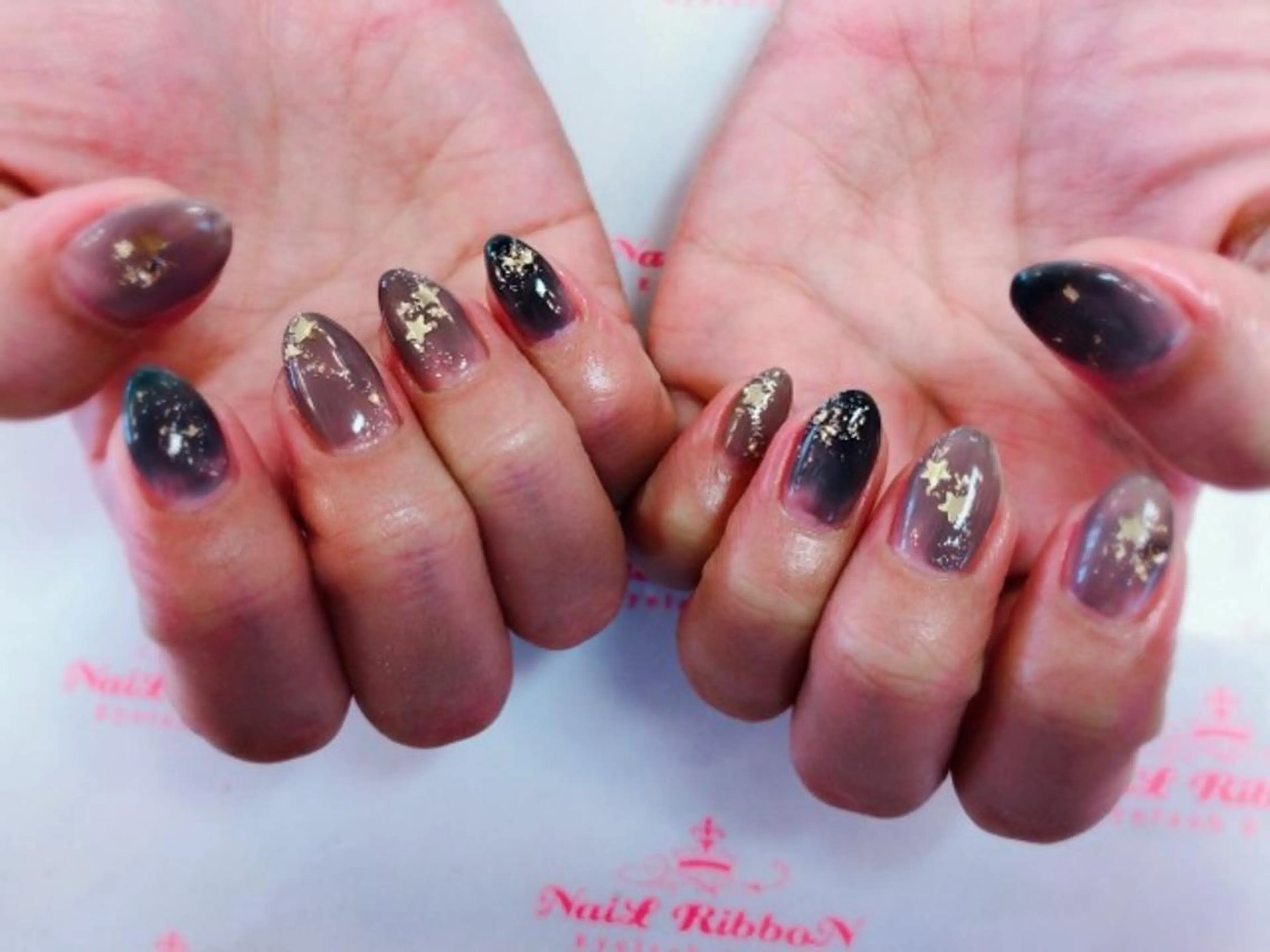 ネイル ネイルリボン 受付スタッフのネイルデザイン