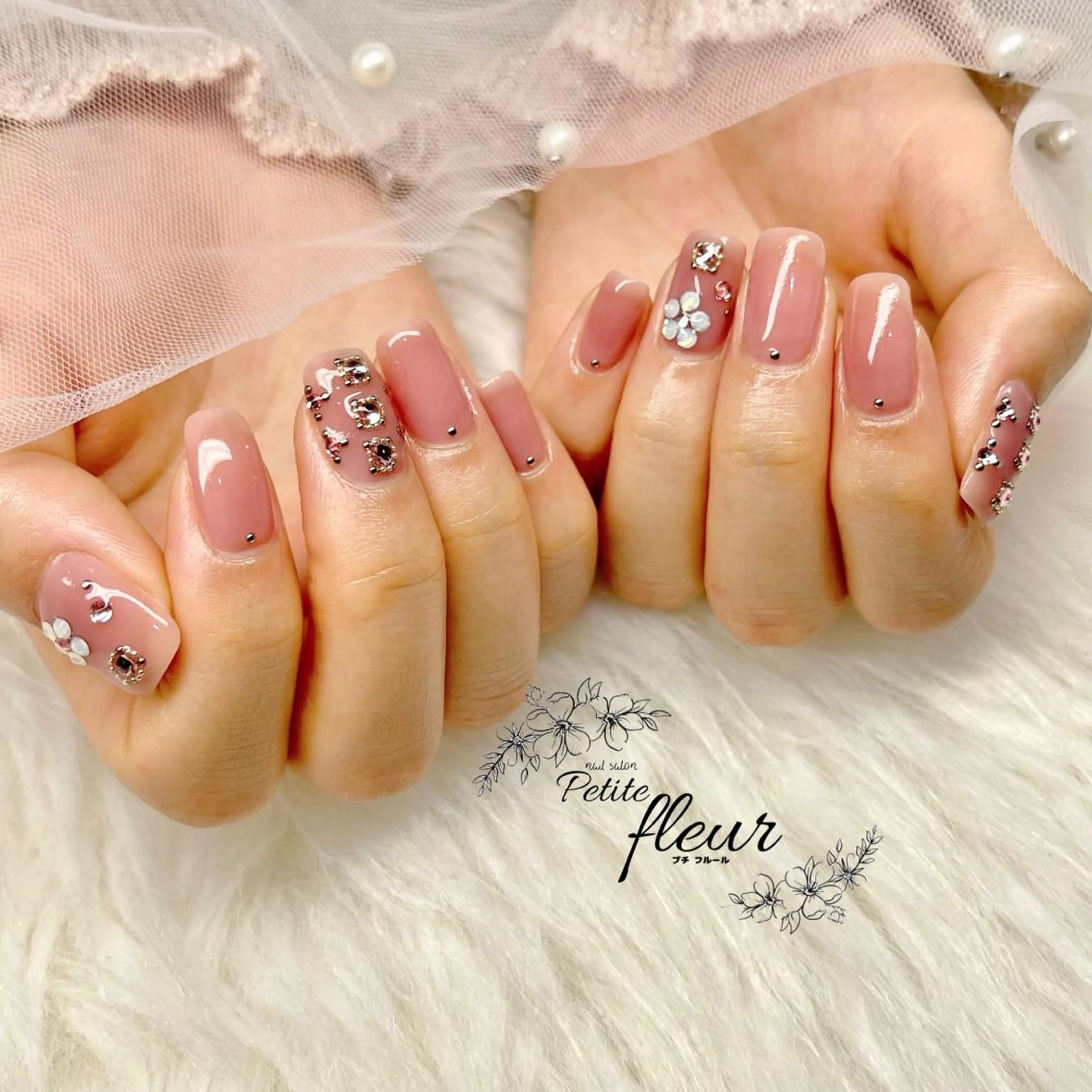 ネイル キラキラネイル ワンカラーネイル ピンク ピンクベージュ ストーンネイル ❁⃘*。Petite fleur❁⃘*りさのネイルデザイン