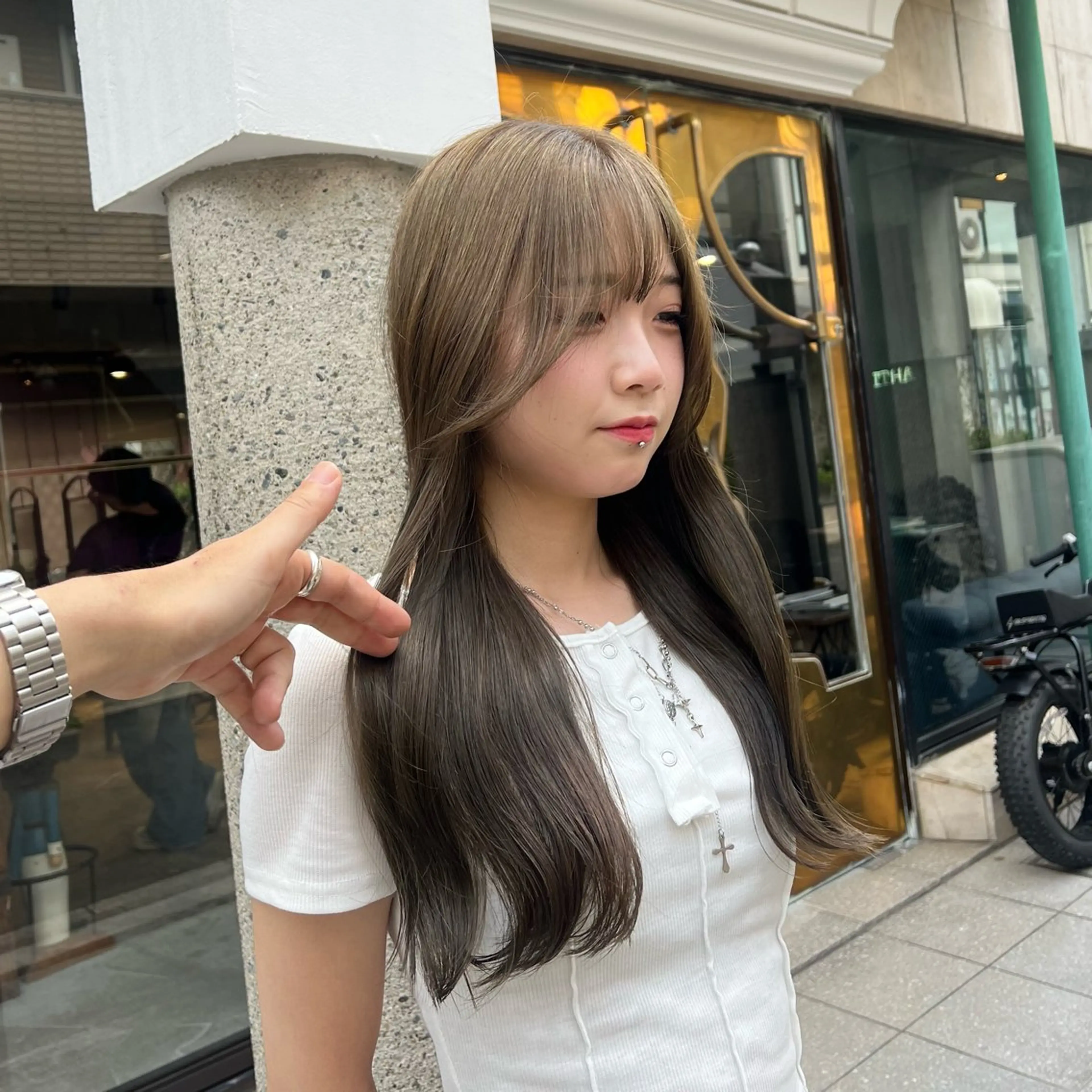 セミロング カラー カット ヘアカラー トリートメント 赤みゼロ/透明感 カラー🌿KANTAのヘアスタイル