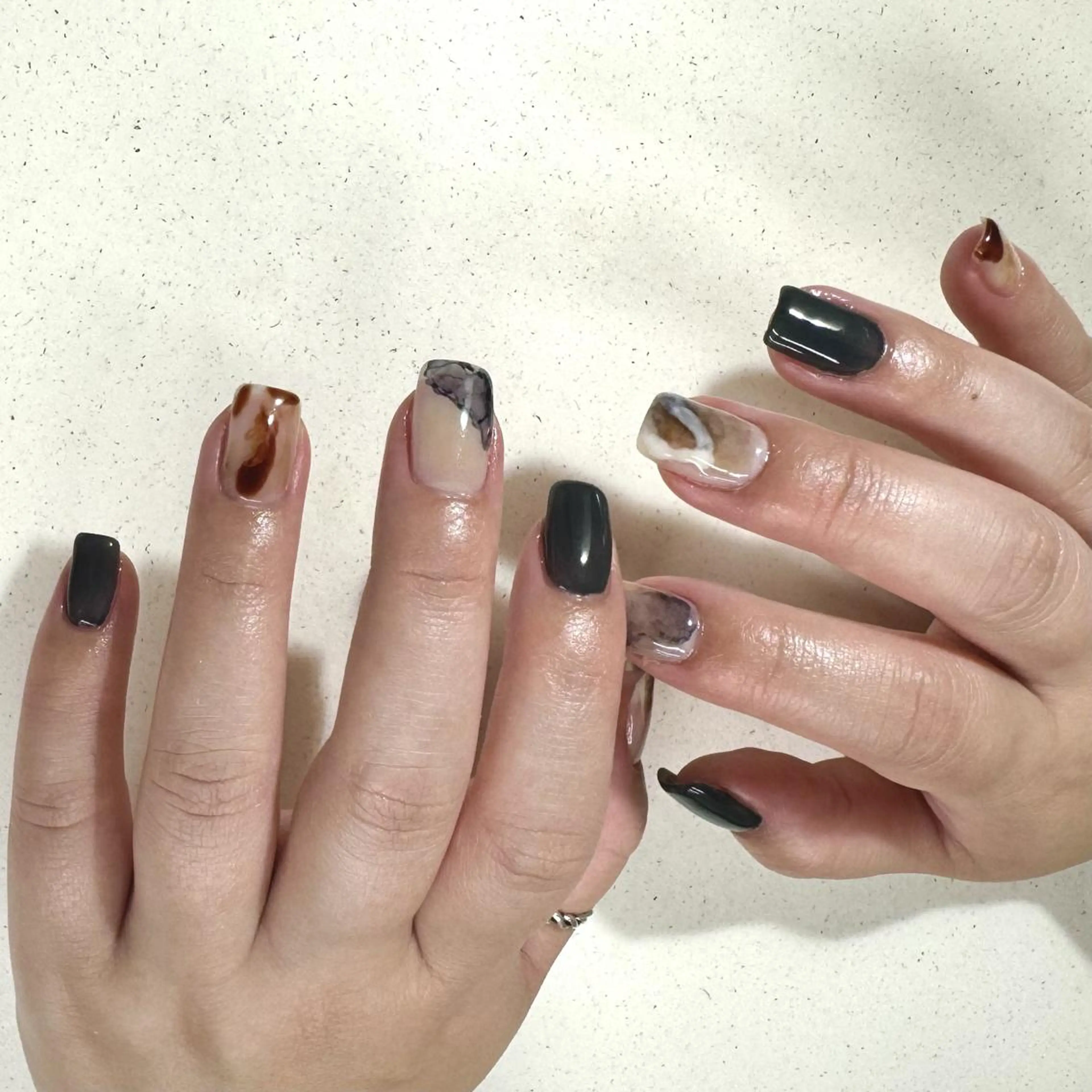 ネイル ジェルネイル 韓国ネイル ニュアンスネイル ワンホンネイル nailstudio eviz新宿店のネイルデザイン