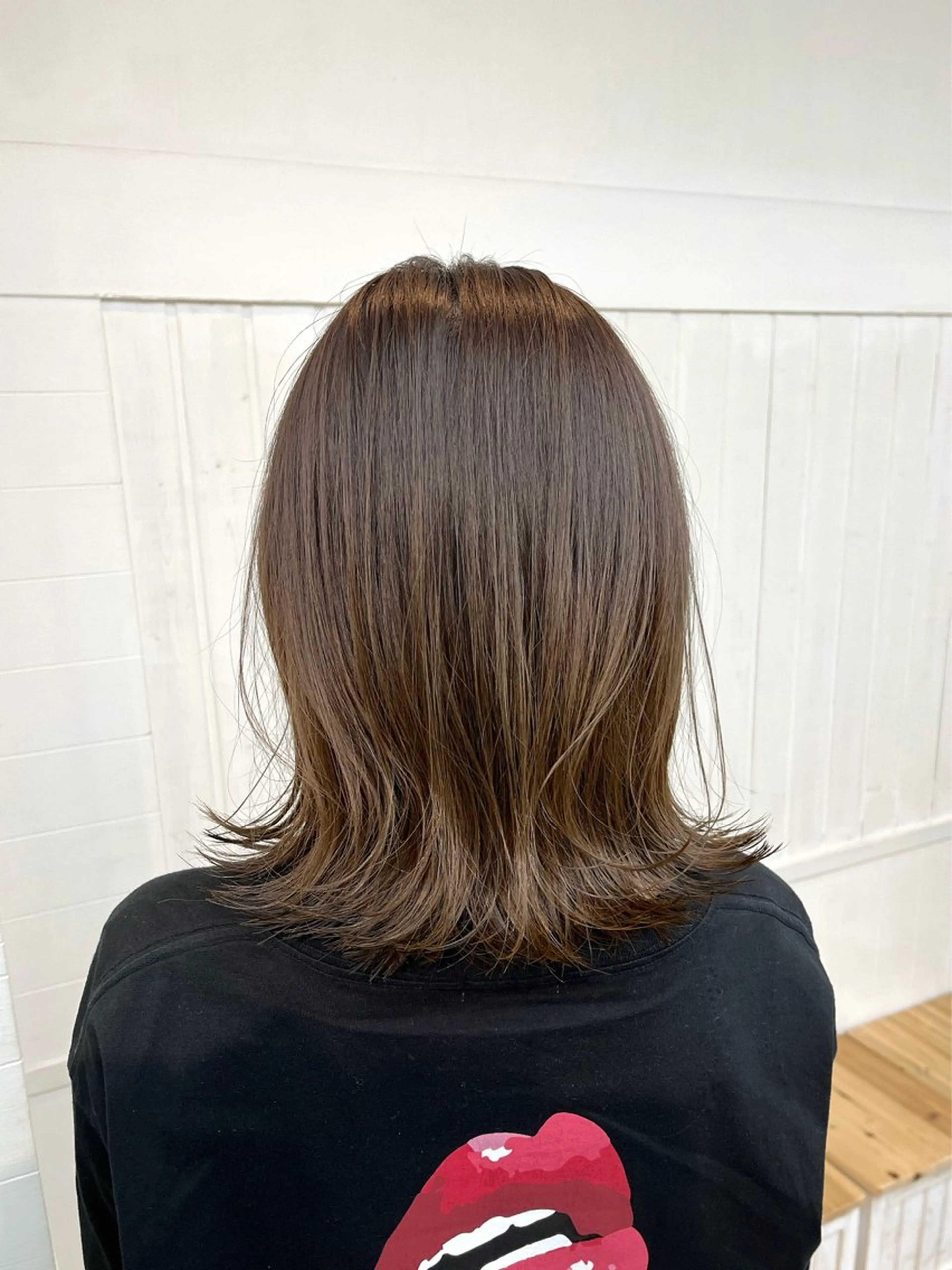 ミディアム カラー パーマ ヘアアレンジ 外ハネヘア カット ヘアカラー トリートメント ヘッドスパ ヘアセット 二ヶ月綺麗が続く デザイン/星野六三四のヘアスタイル