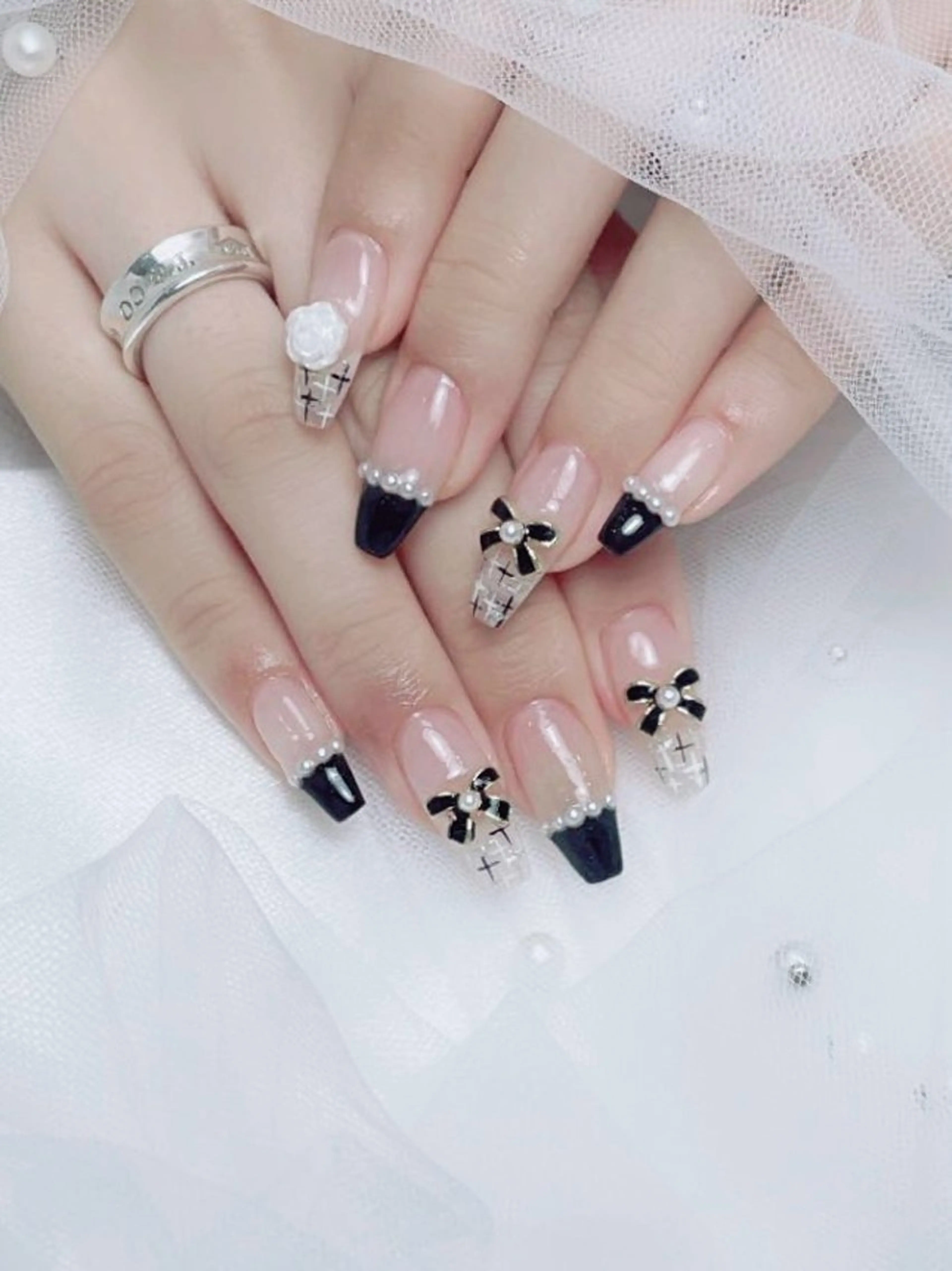 ネイル フレンチネイル ジェルネイル ハート 韓国ネイル マグネットネイル ハンドネイル ネイルサロン lotusのネイルデザイン