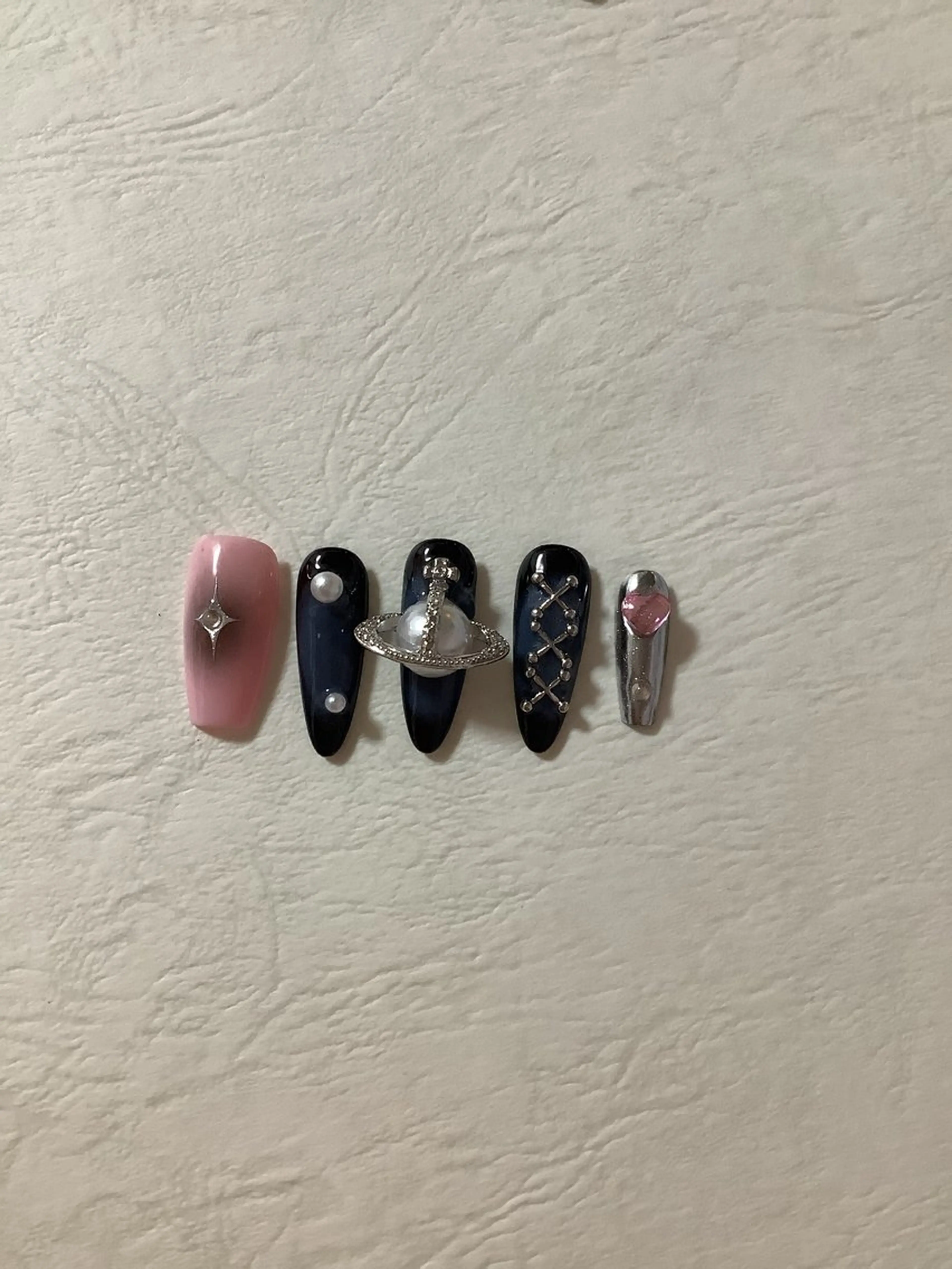 ネイル pink ladyサロン所属・べ にのネイルデザイン