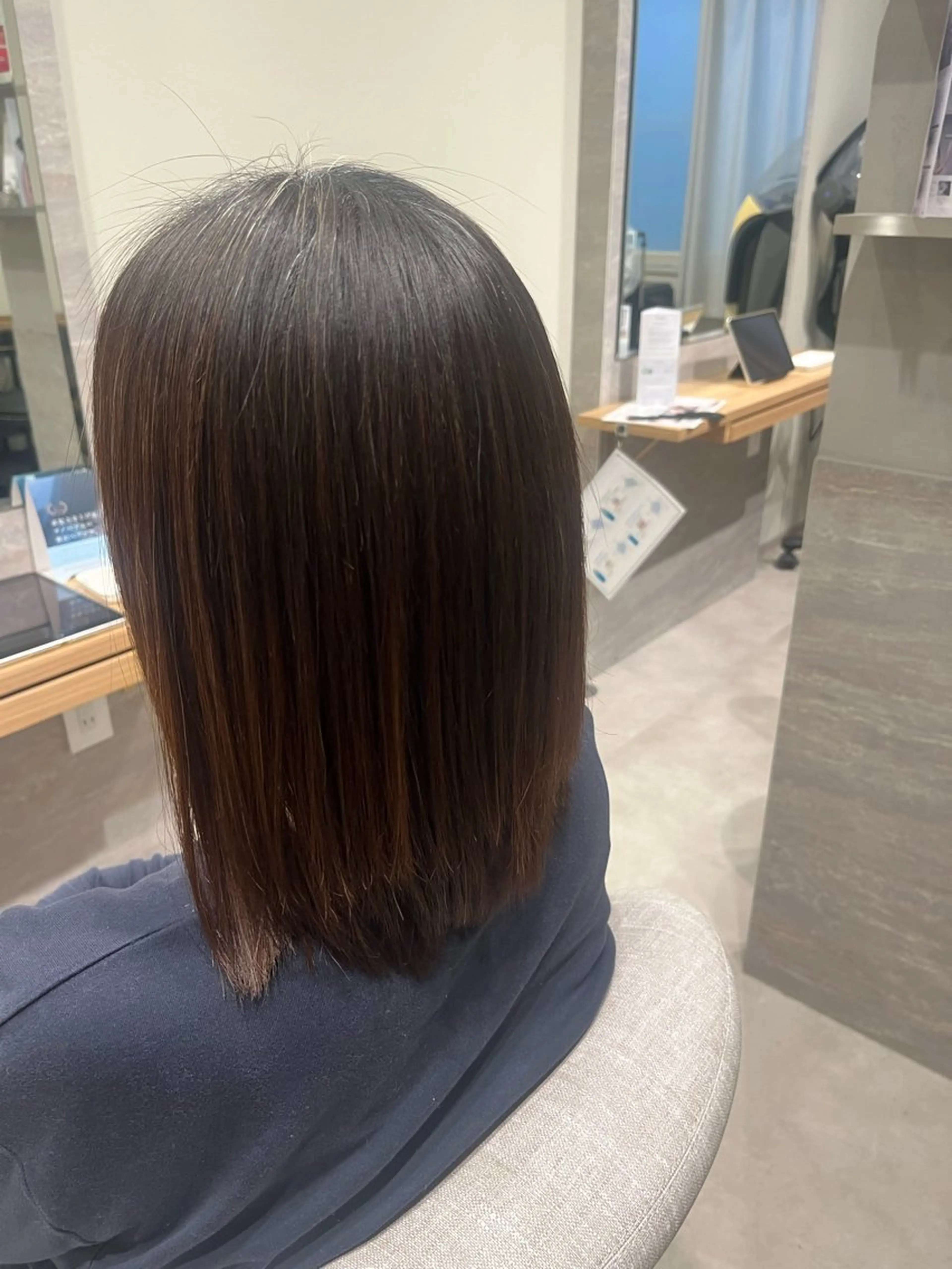 カラー pollen dressers smart saron所属・pollen moekaのヘアスタイル