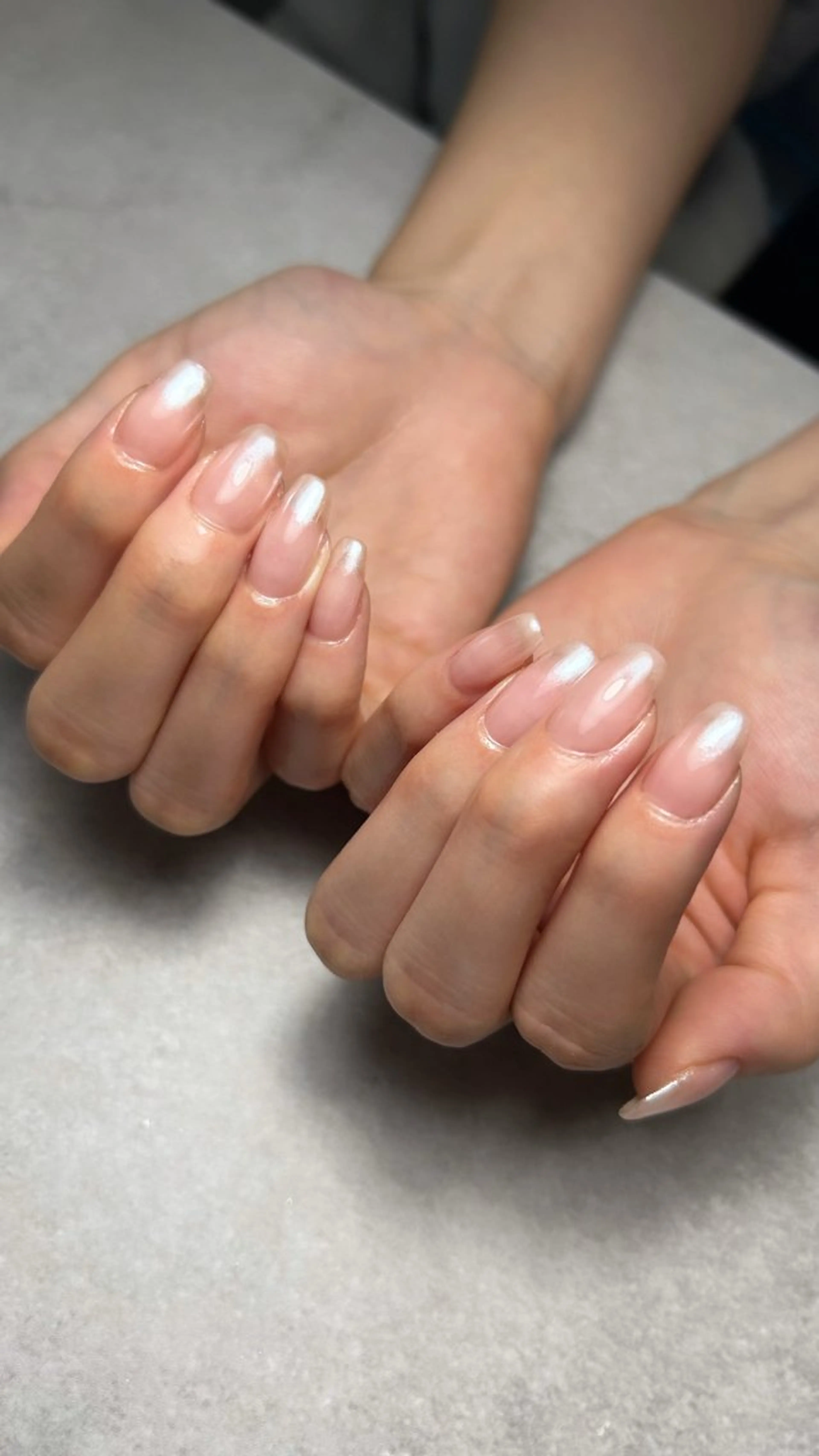 ネイル オーロラネイル フレンチネイル ミラーネイル ハンドネイル 関山 志乃のネイルデザイン