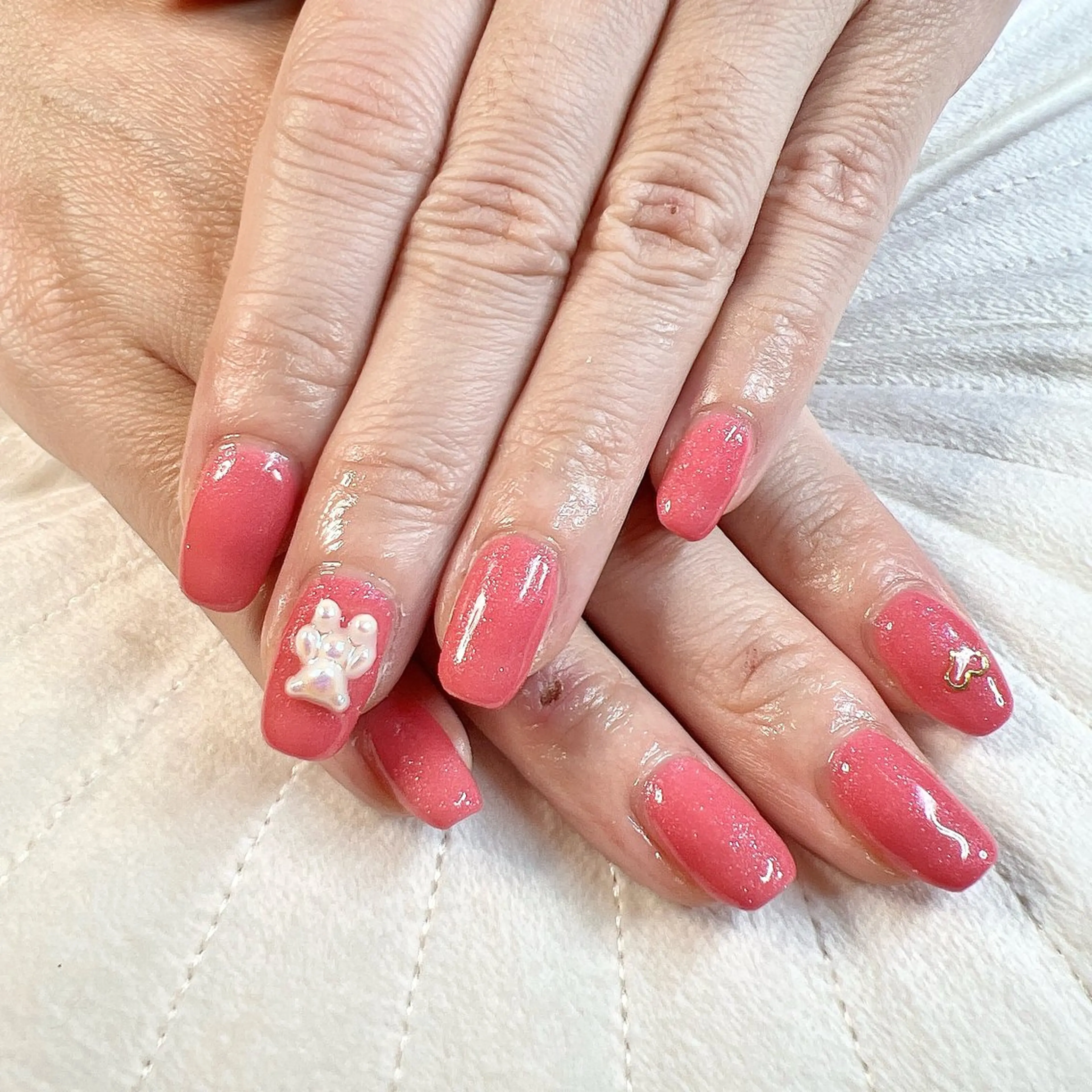 ネイル キャンアイドレッシー六本木店所属・MIKA／耳ツボ ／マグネットネイルのネイルデザイン