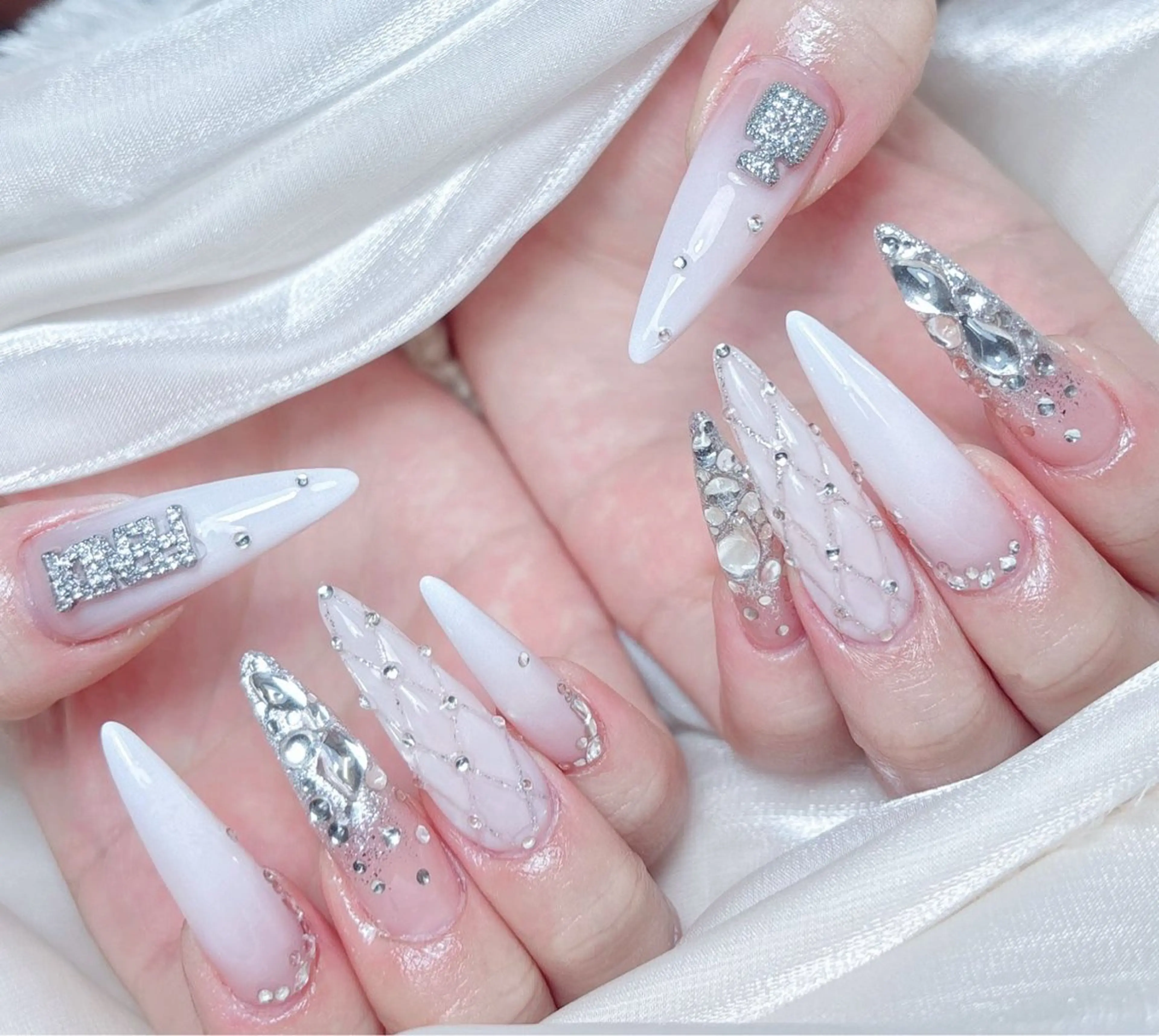 ネイル M🌷nail 長さだし専門店のネイルデザイン
