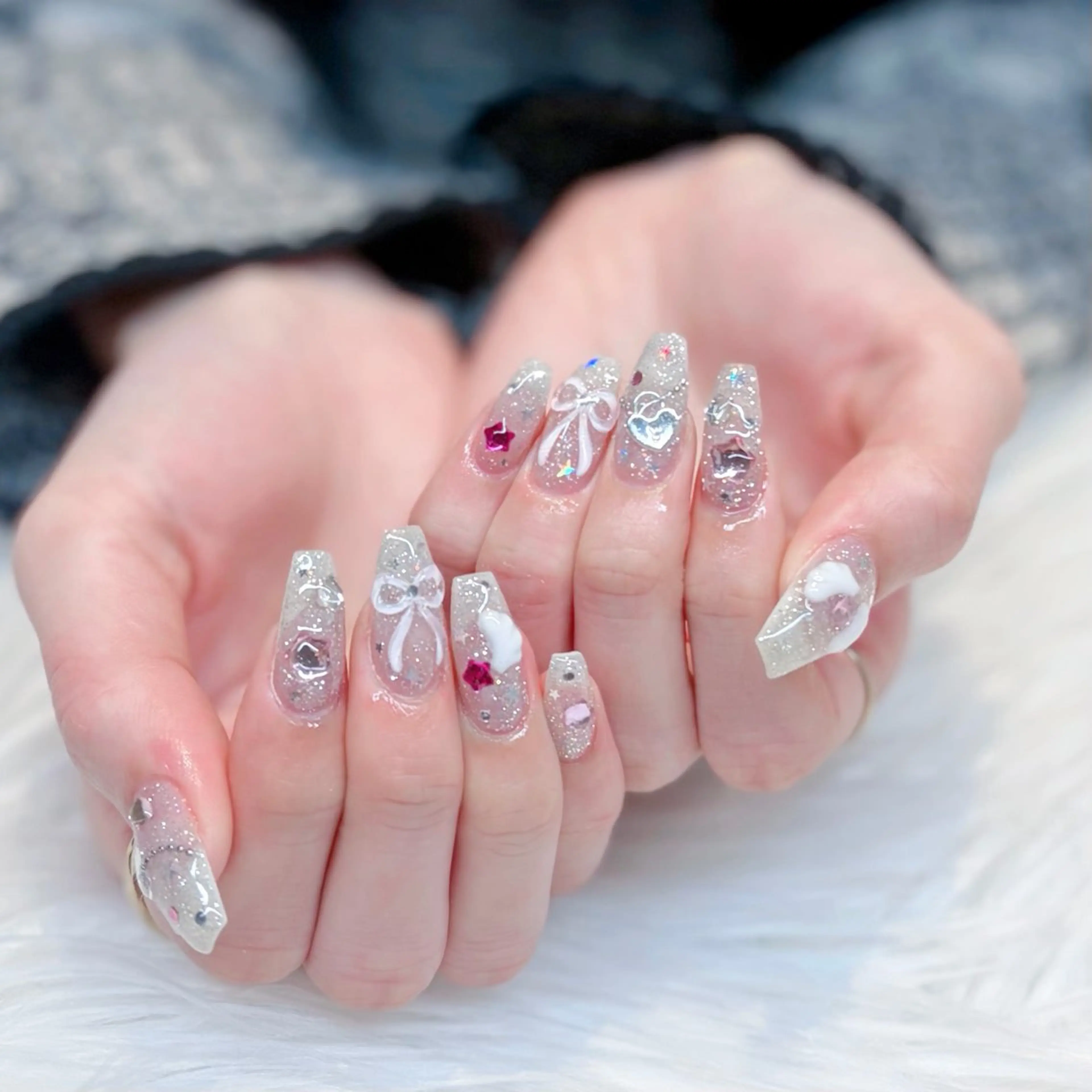 ネイル フラッシュネイル キラキラネイル 韓国ネイル リボン ハンドネイル ぷりゅねる 心斎橋のネイルデザイン