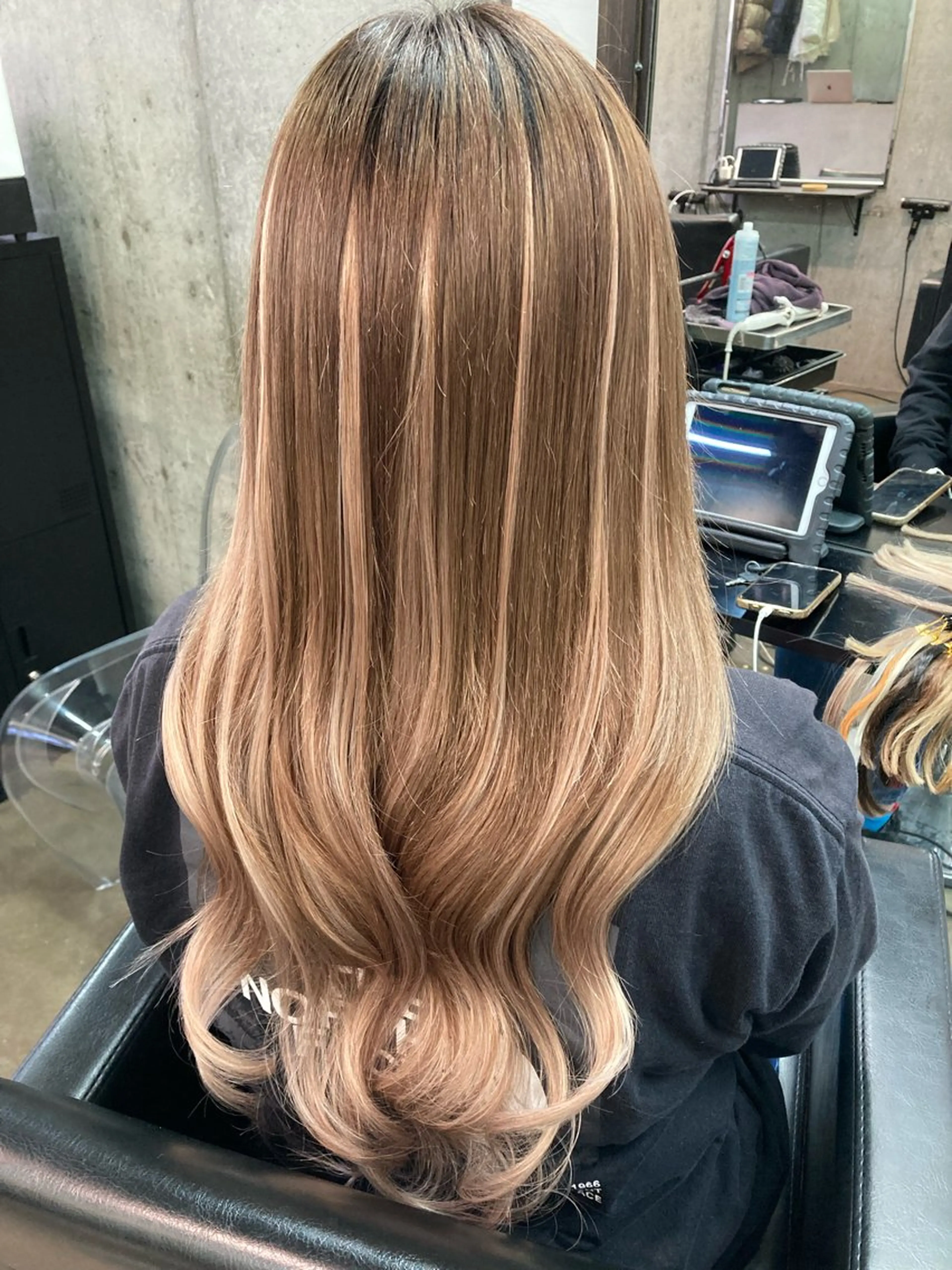 ロング カラー ヘアカラー エクステ ✨最安値✨エクステ カラー🌼つきな🌼のヘアスタイル