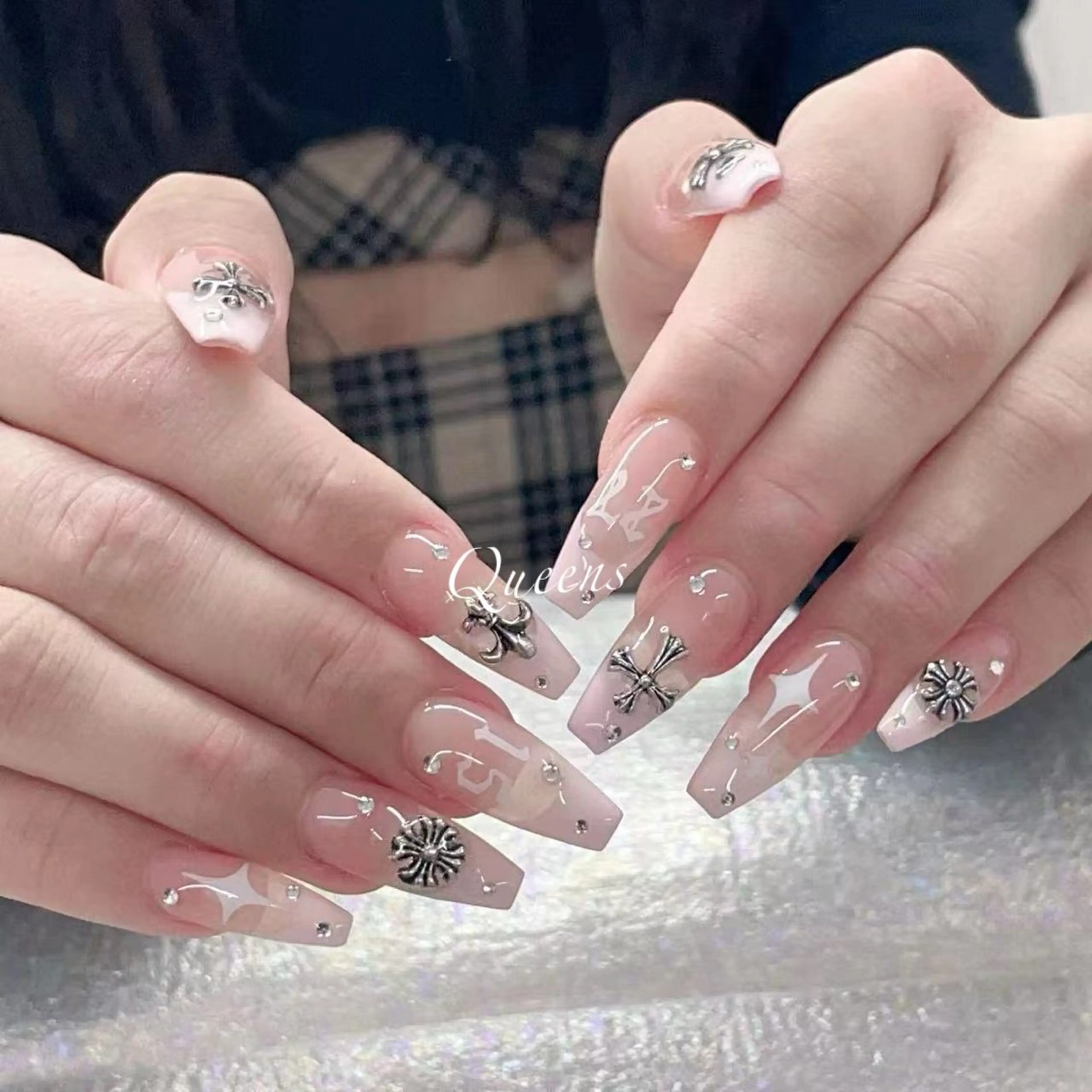 ネイル ハンドネイル Queens マオのネイルデザイン