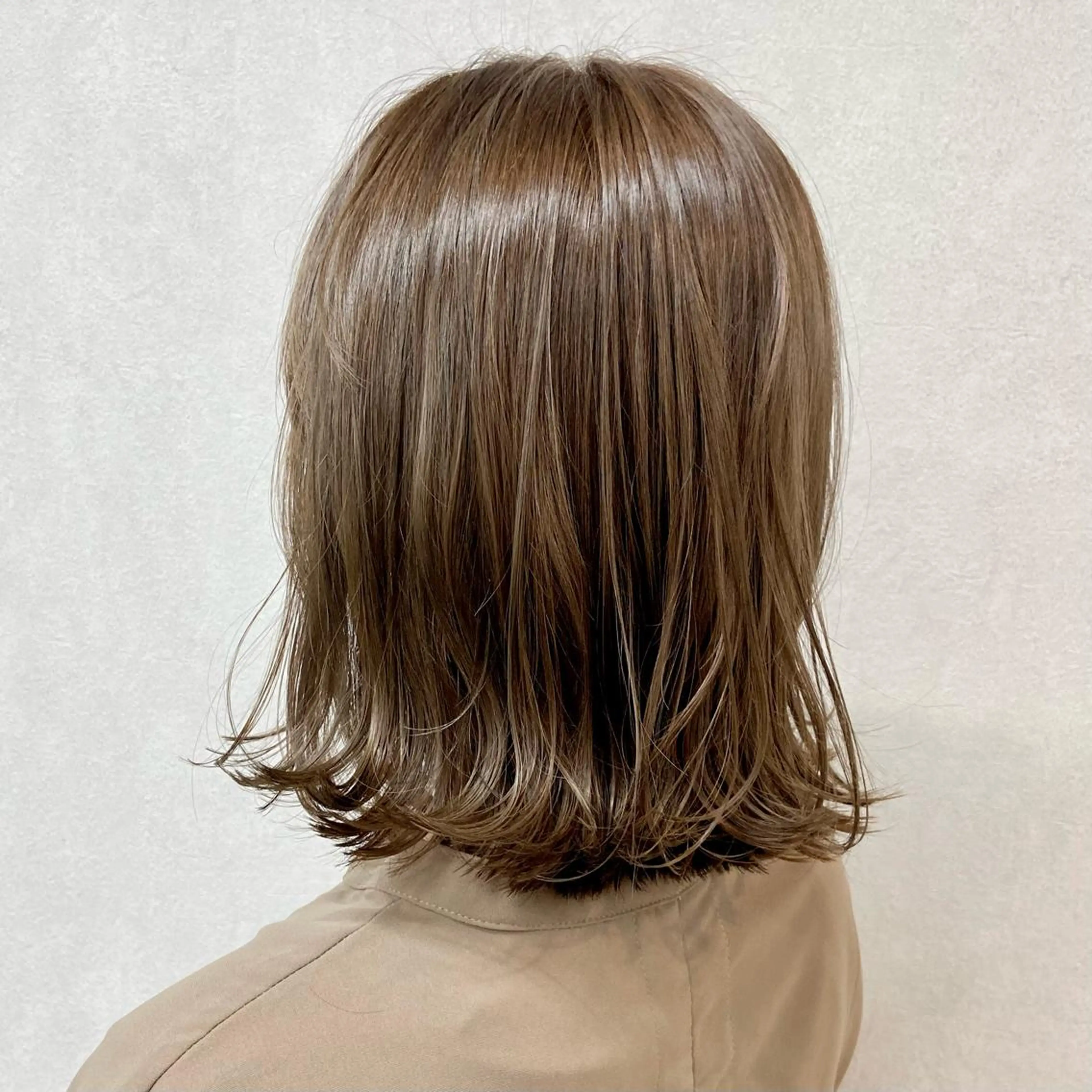 ミディアム カラー ハイトーンカラー ボブ コテ巻き風パーマ★ はるさんのヘアスタイル