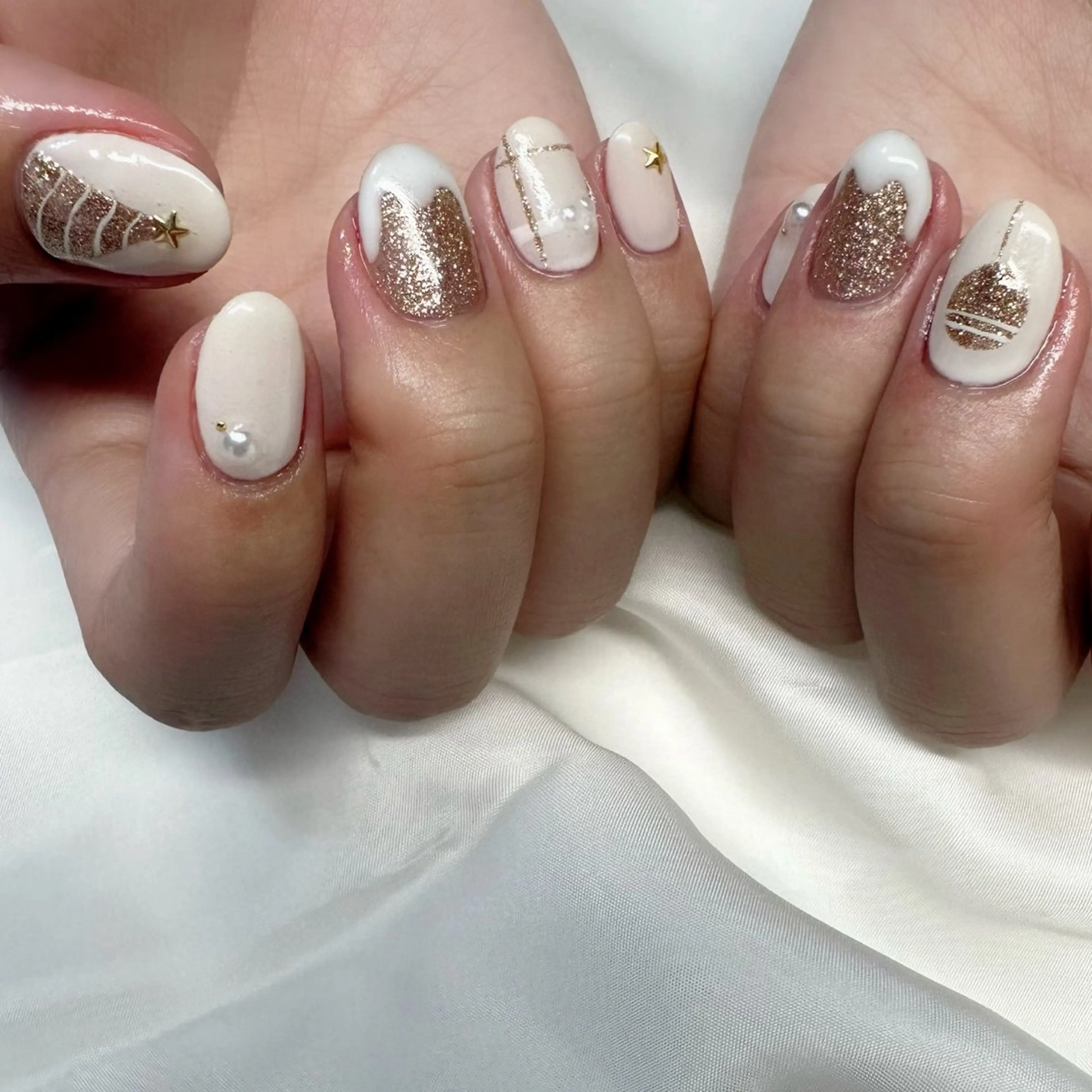 ネイル クリアネイル 氷ネイル・うるうるネイル 韓国ネイル ニュアンスネイル ホワイト 🪞KAPE NAIL 🪞のネイルデザイン