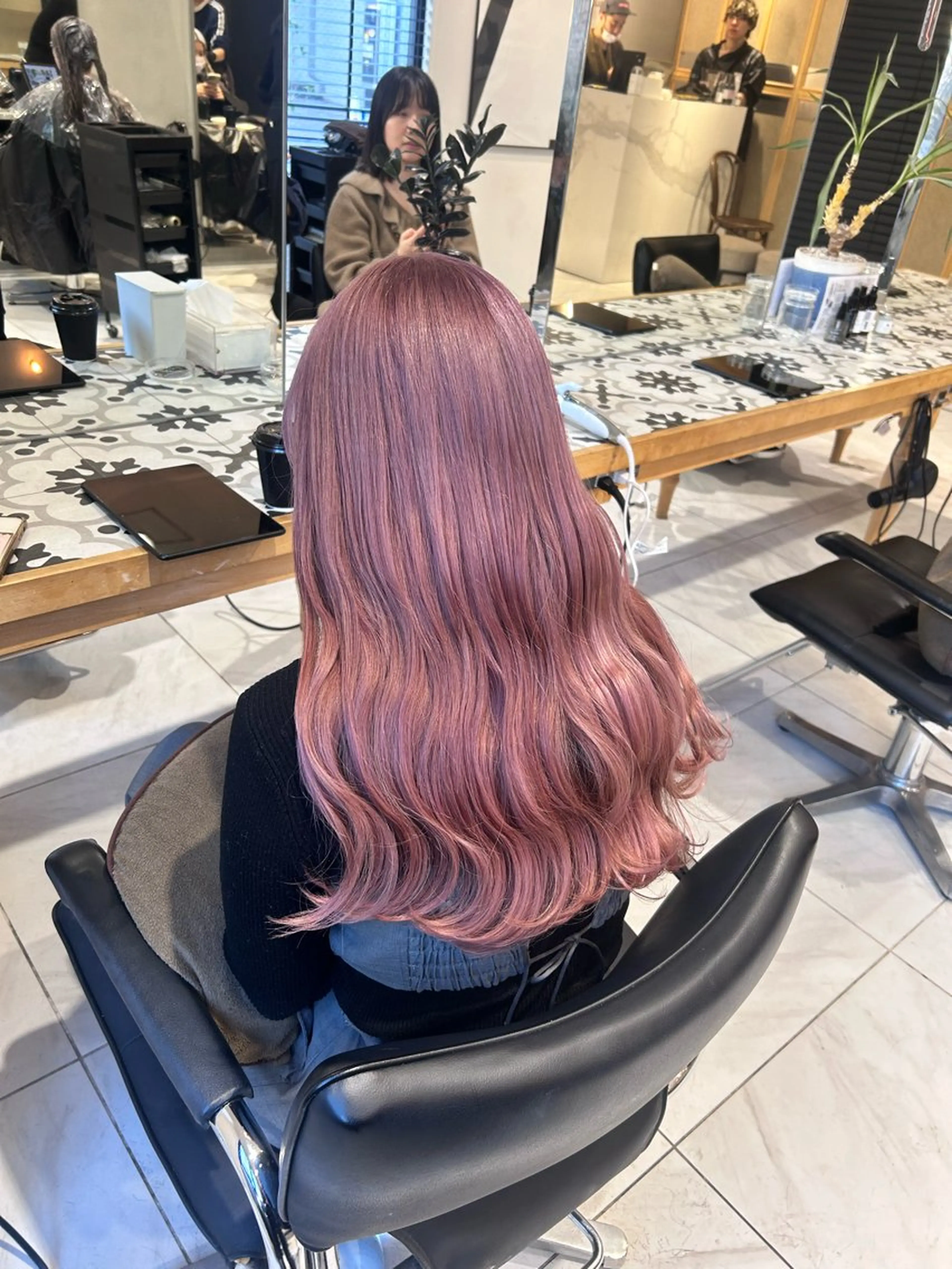 カラー ヘアカラー トリートメント ヘッドスパ ヘアセット miko🪽地毛風/ ハイトーン/レイヤーのヘアスタイル