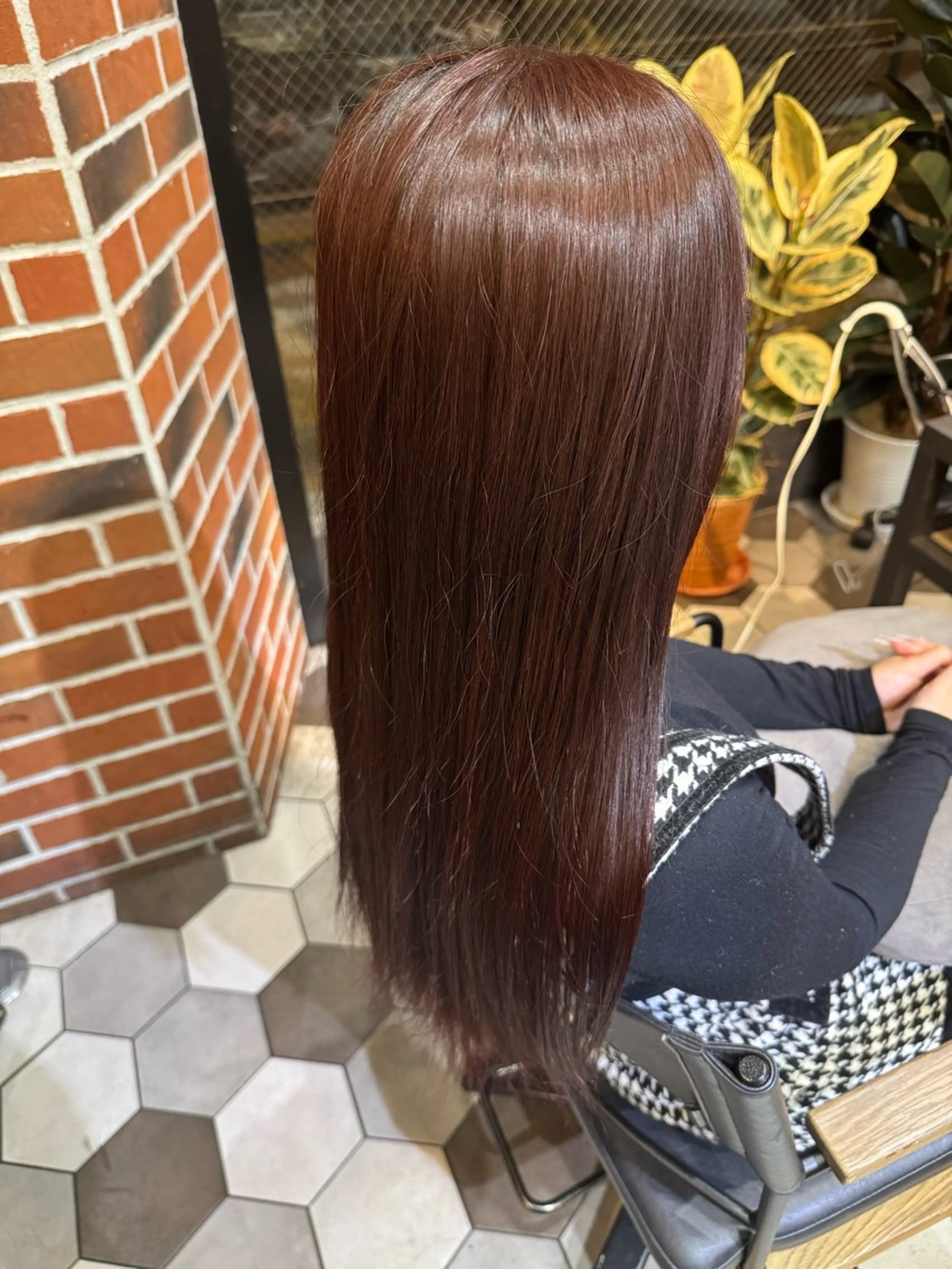 ロング カラー レッドカラー 近藤 愛理のヘアスタイル