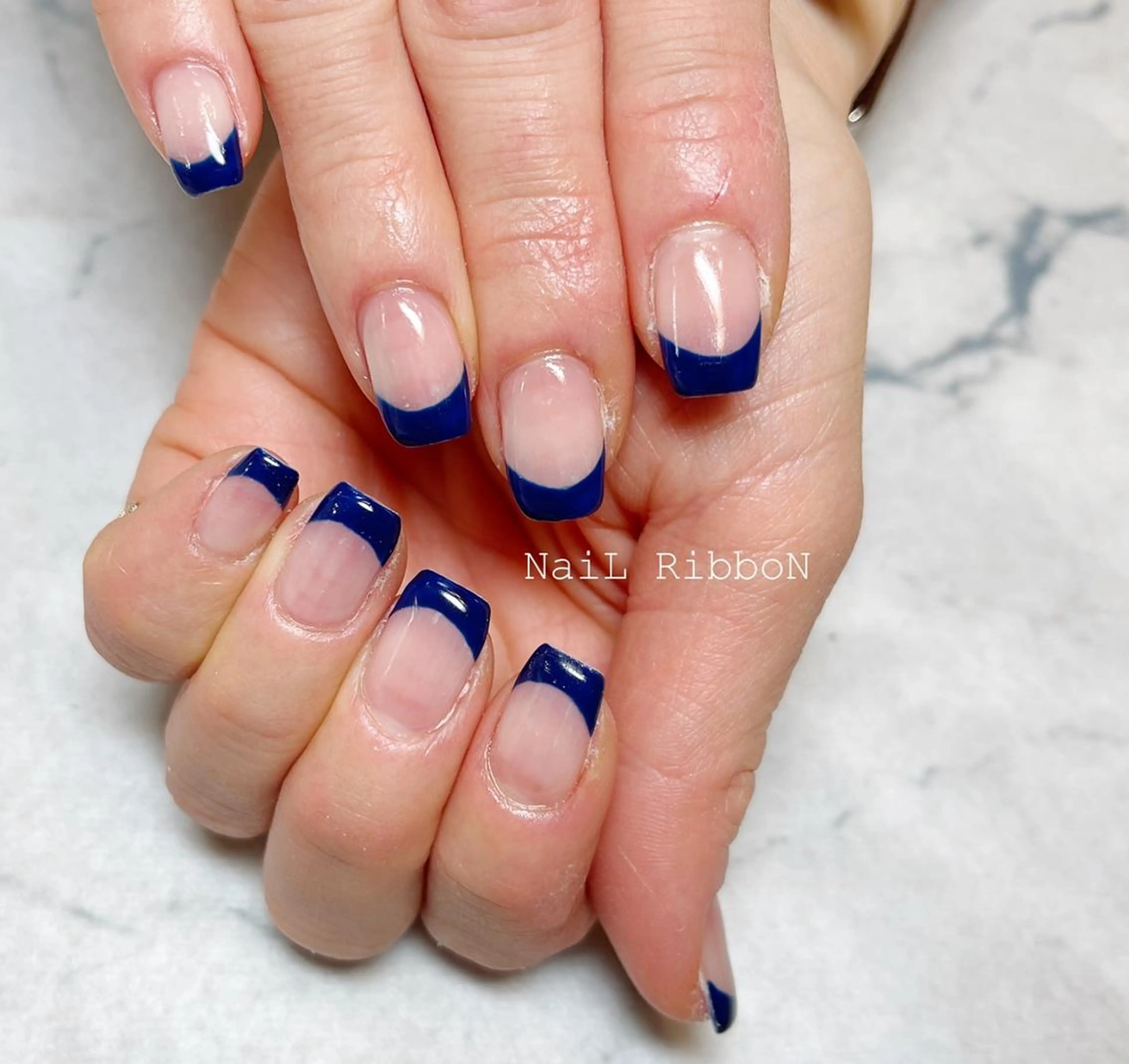 ネイル ネイルリボン 受付スタッフのネイルデザイン