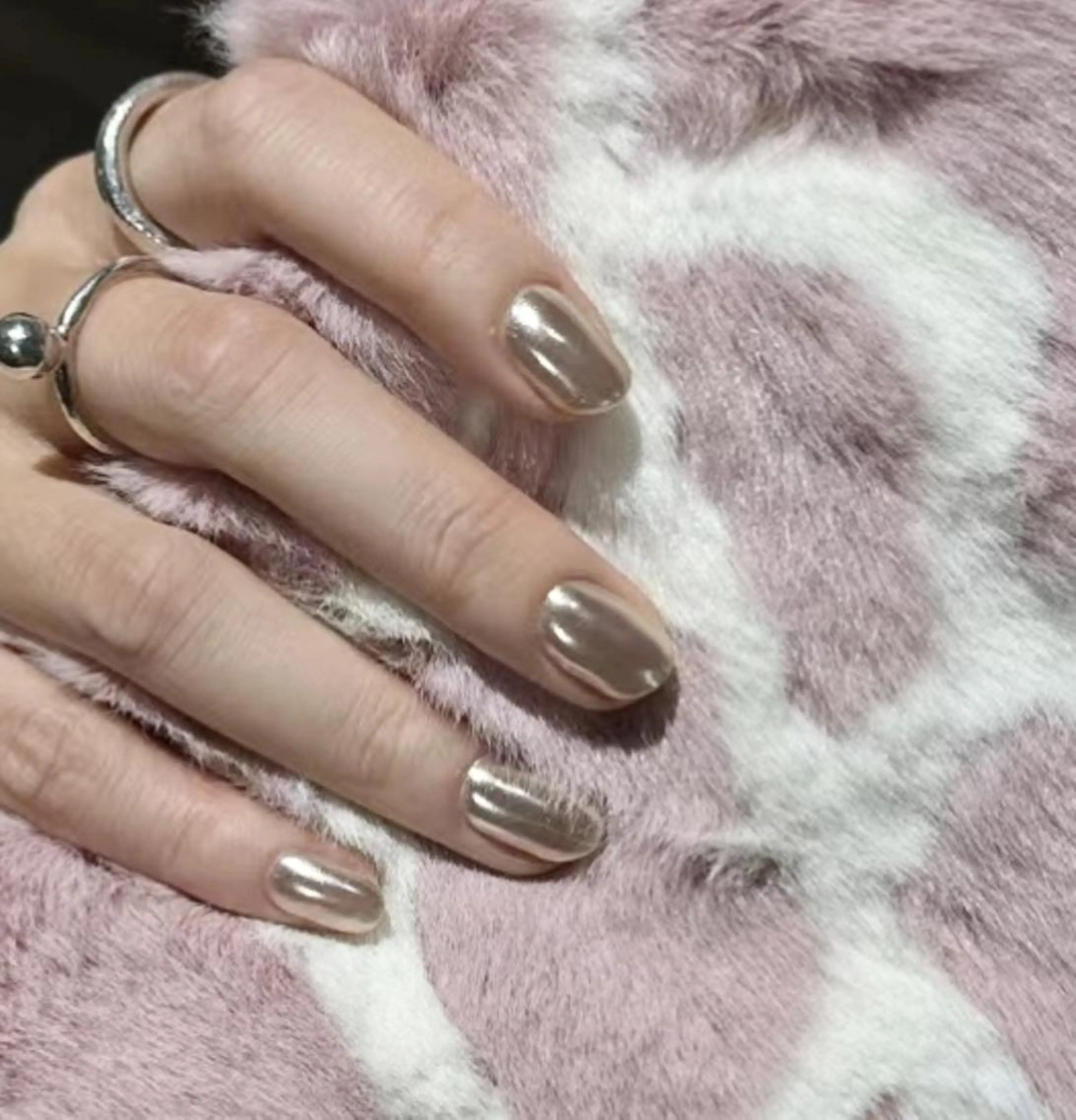 ネイル ハンドネイル RAFFINE 月🦋🩵のネイルデザイン