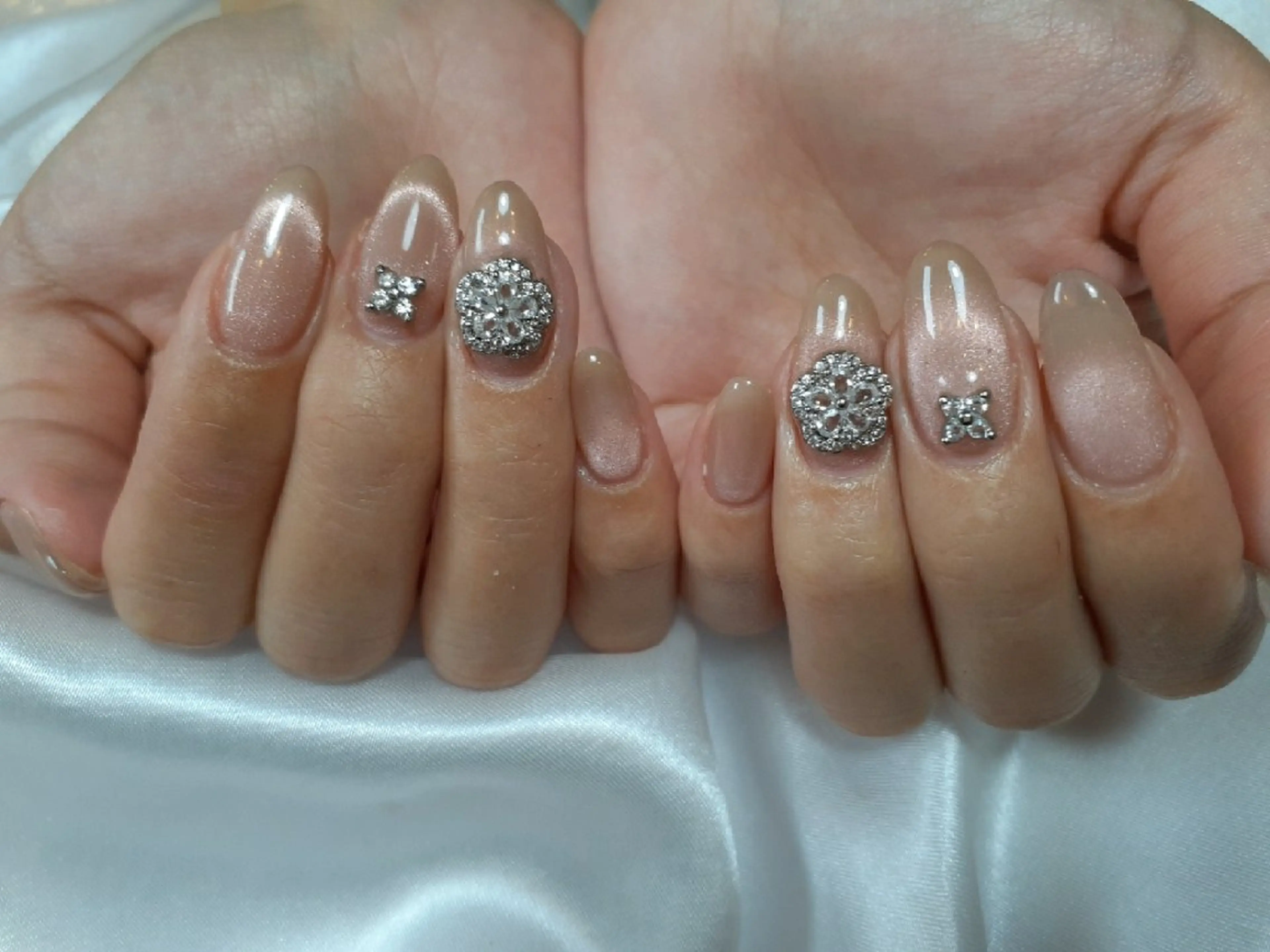 ネイル ハンドネイル ハンドケア peTiT saori🌼のネイルデザイン