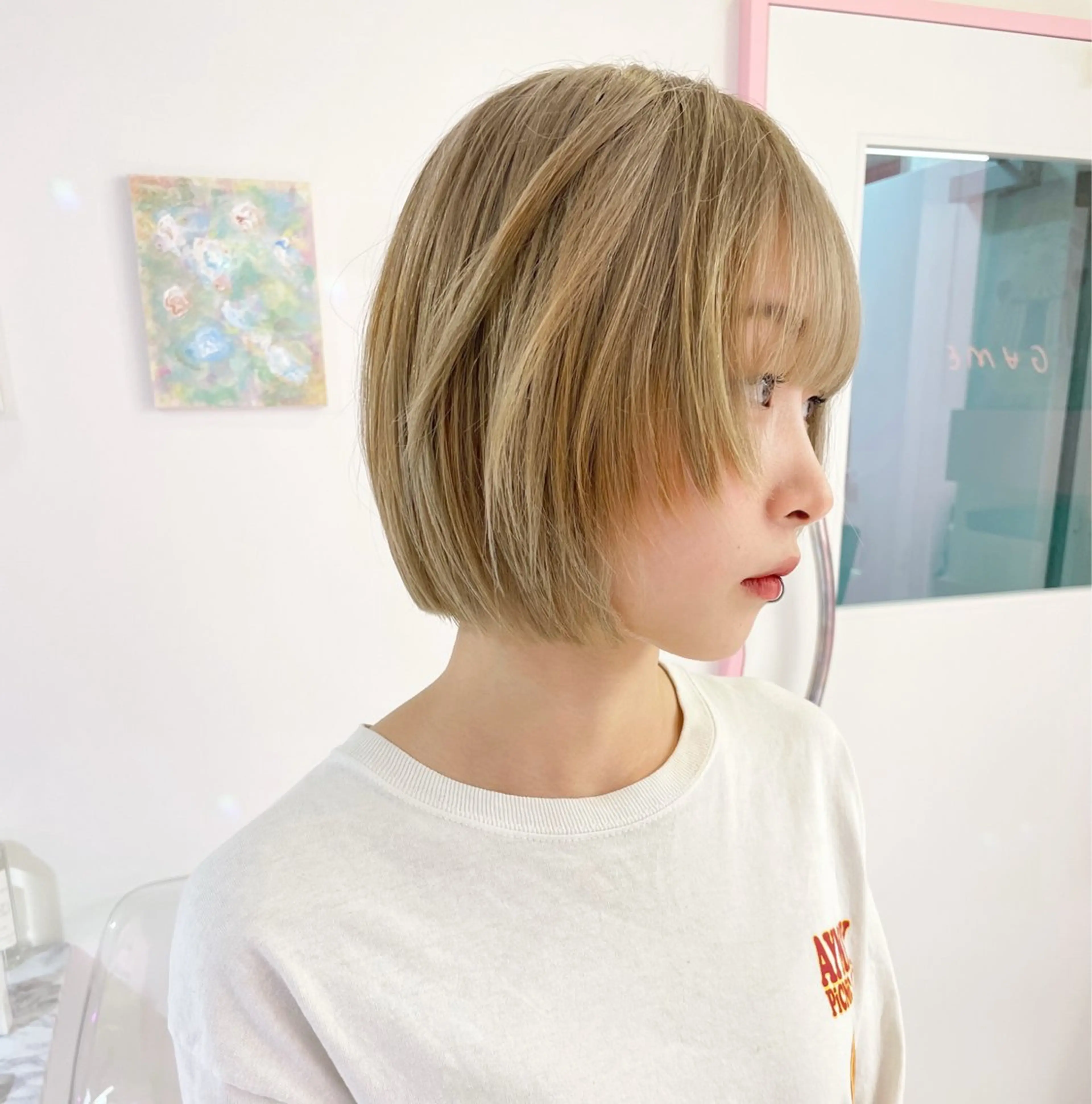 ミディアム カラー 切りっぱなしボブ ハイトーンカラー ボブ 艶髪ハイトーン/ ブロンド/Nagiのヘアスタイル