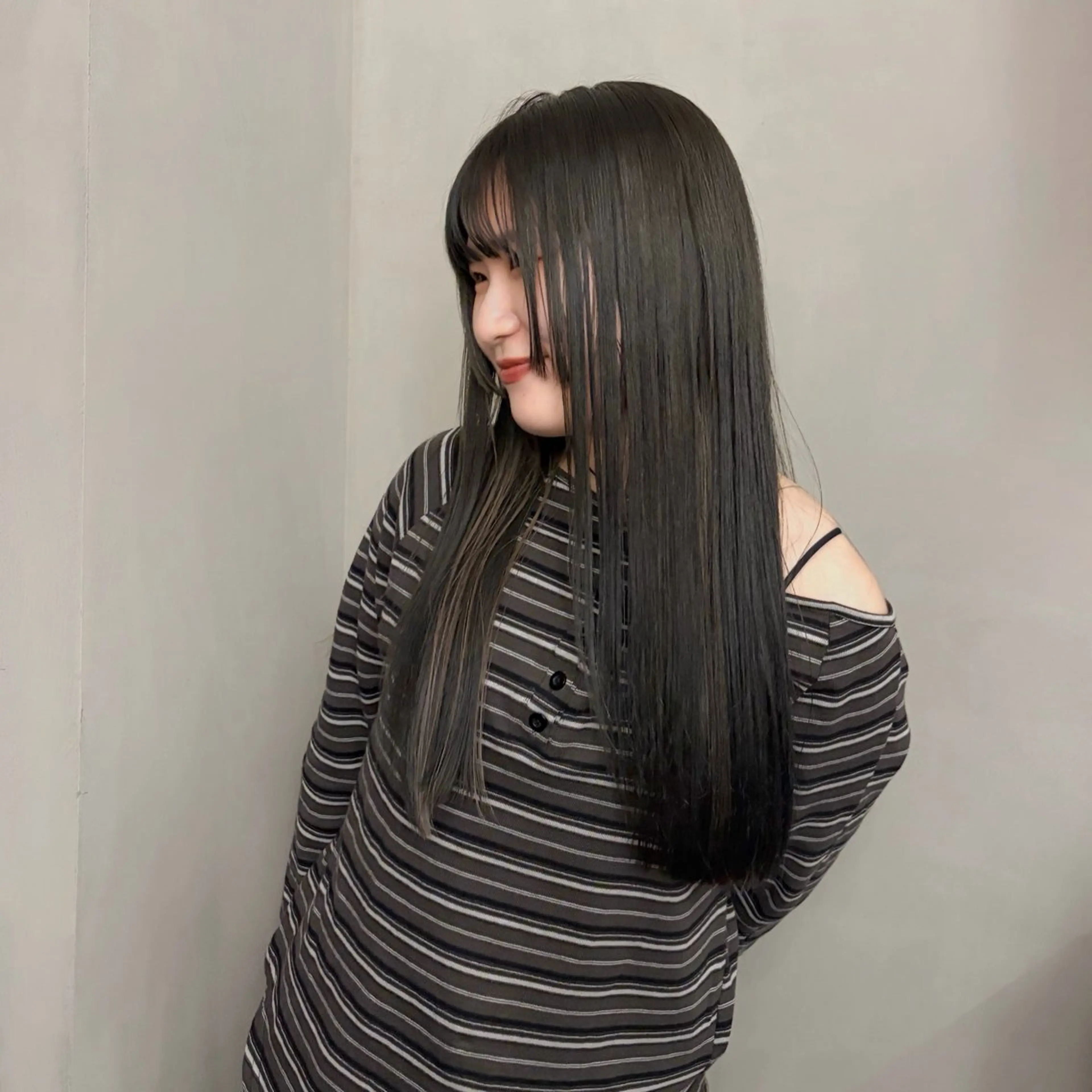 ロング ヘアカラー ブリーチなし透明感/ レイヤー/天王寺のヘアスタイル