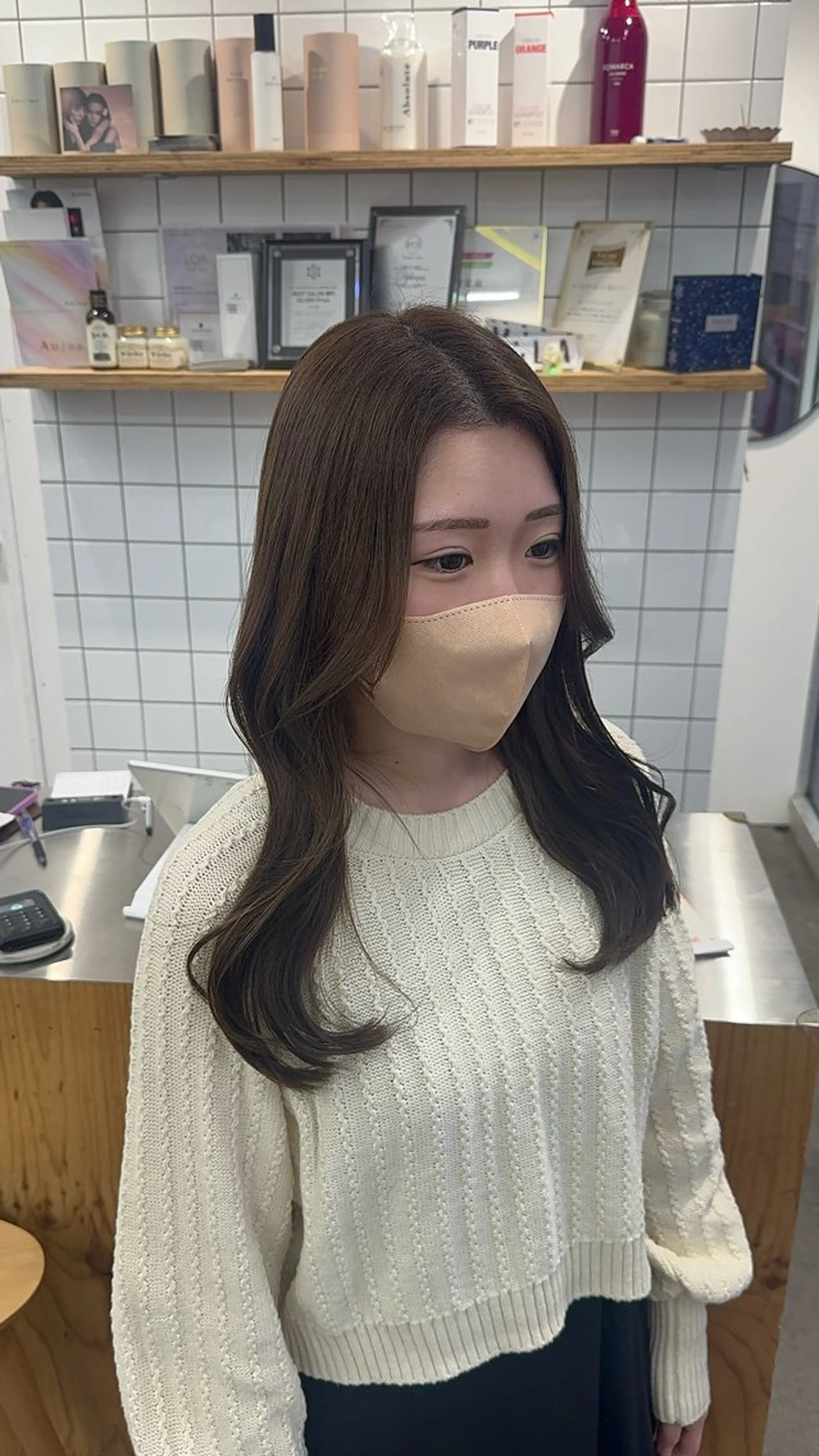 セミロング カラー グレージュ 新宿 似合わせカラー HINAのヘアスタイル